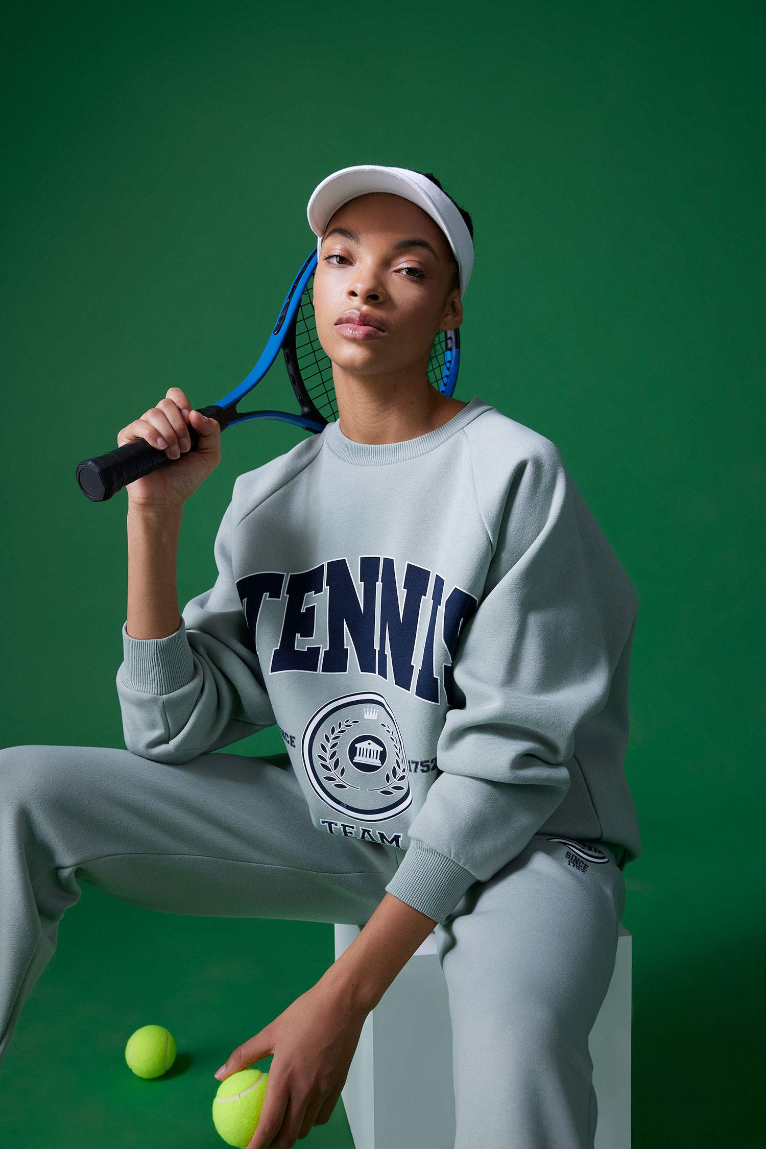 سويت شيرت اوفر سايز بياقة مستديرة