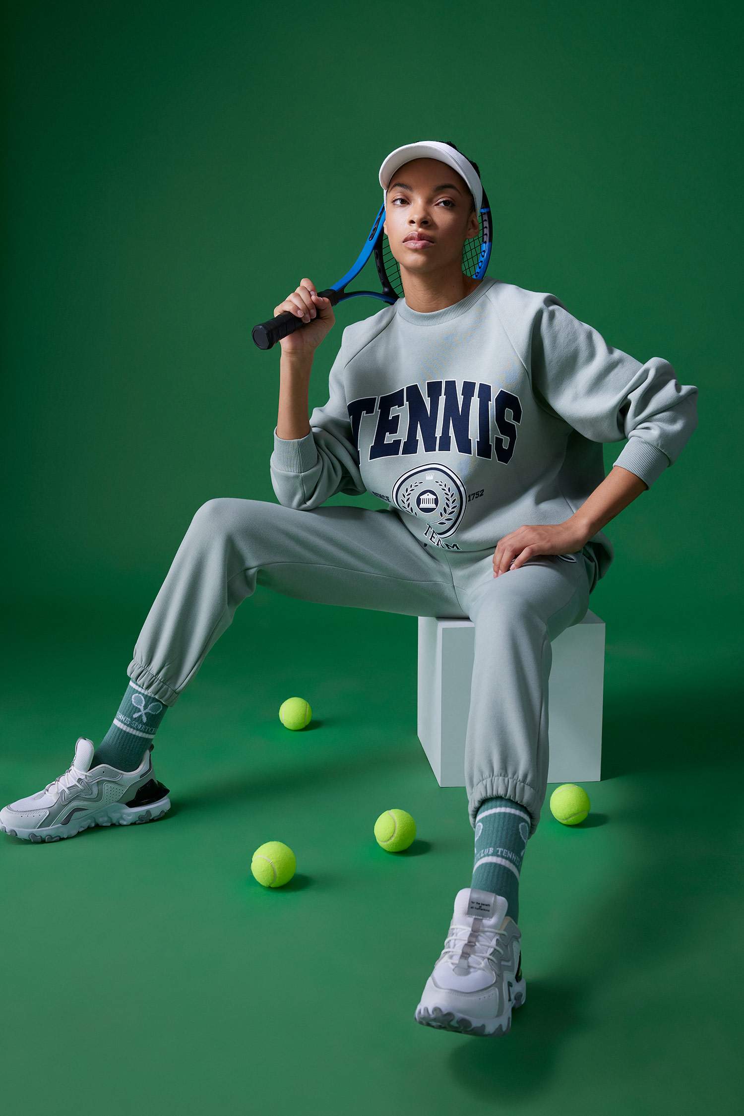 سويت شيرت اوفر سايز بياقة مستديرة