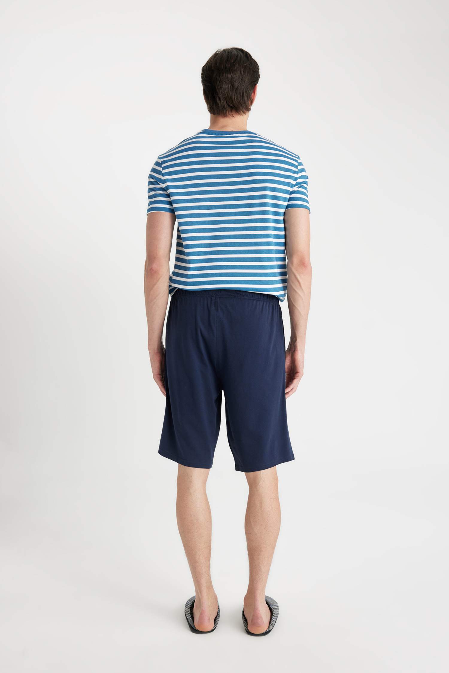 شورت بيجاما قصة عادية بجيب