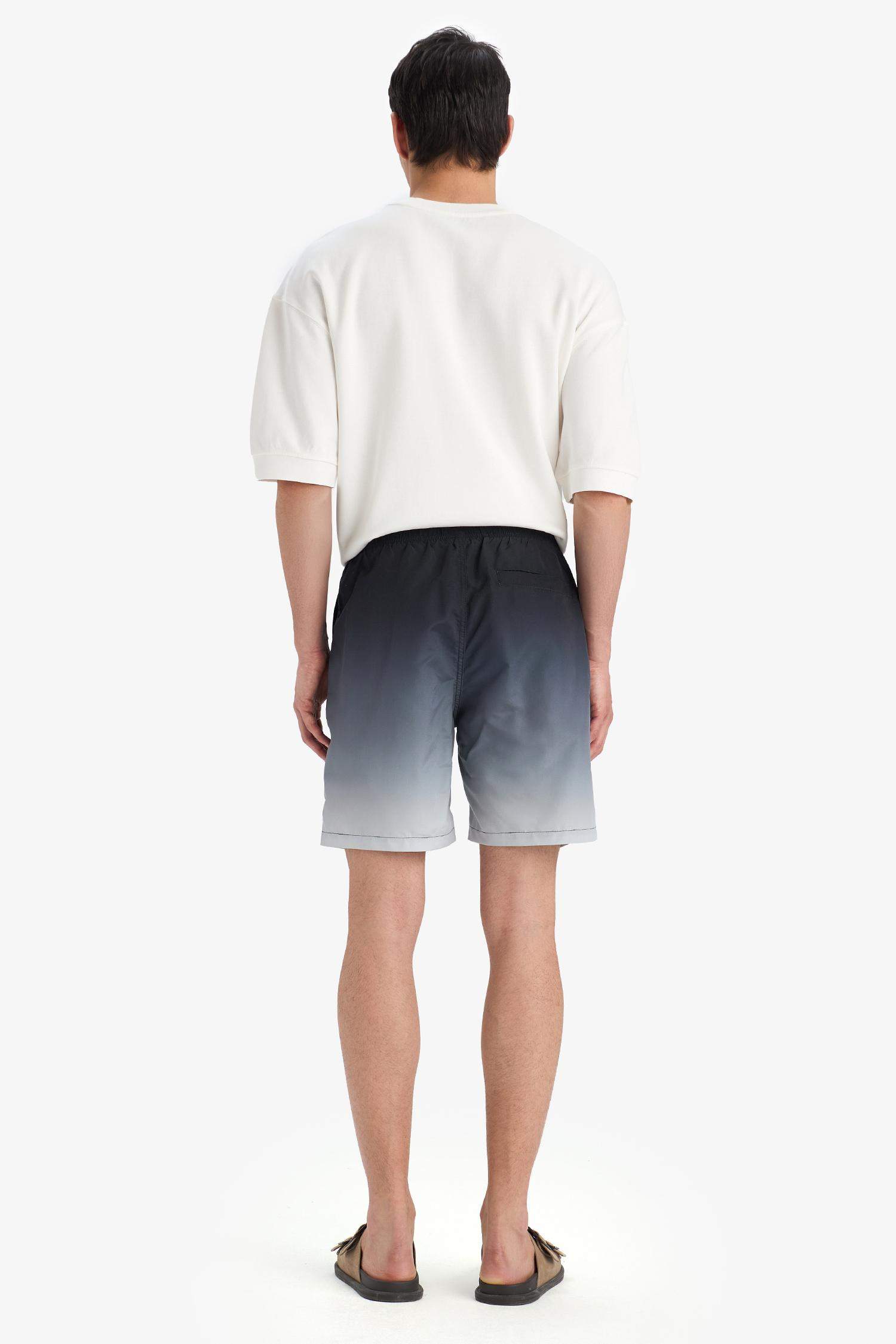 Regular Fit Degrade Baskılı File Astarlı Diz Üstü Deniz Şortu