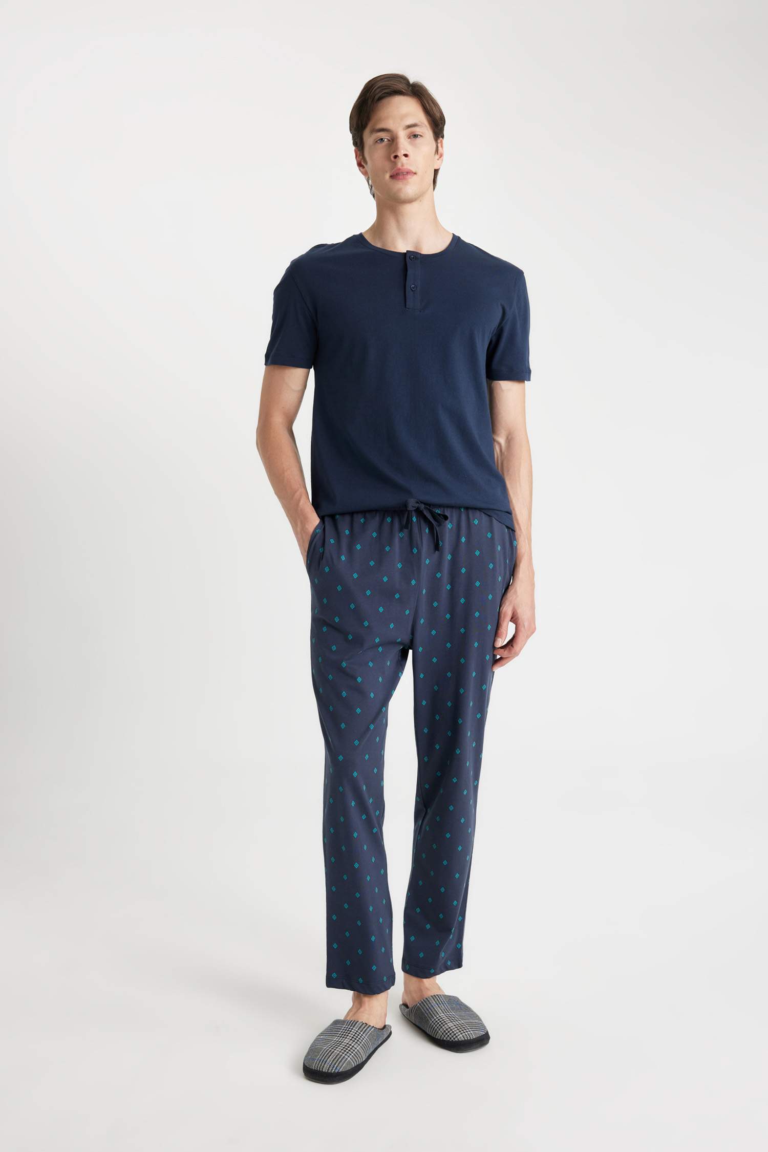 بنطلون بيجاما قصة عادية بجيب