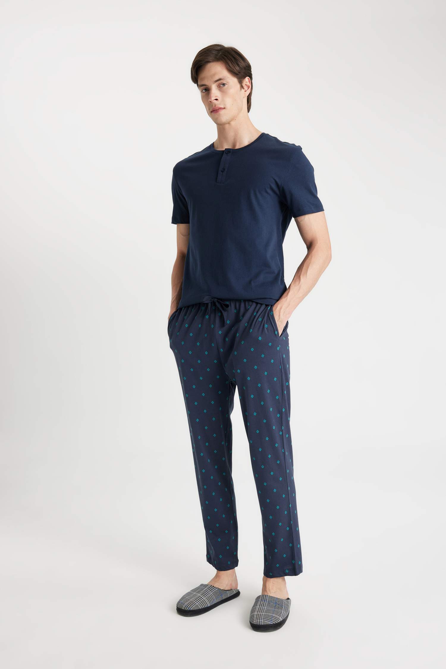 بنطلون بيجاما قصة عادية بجيب