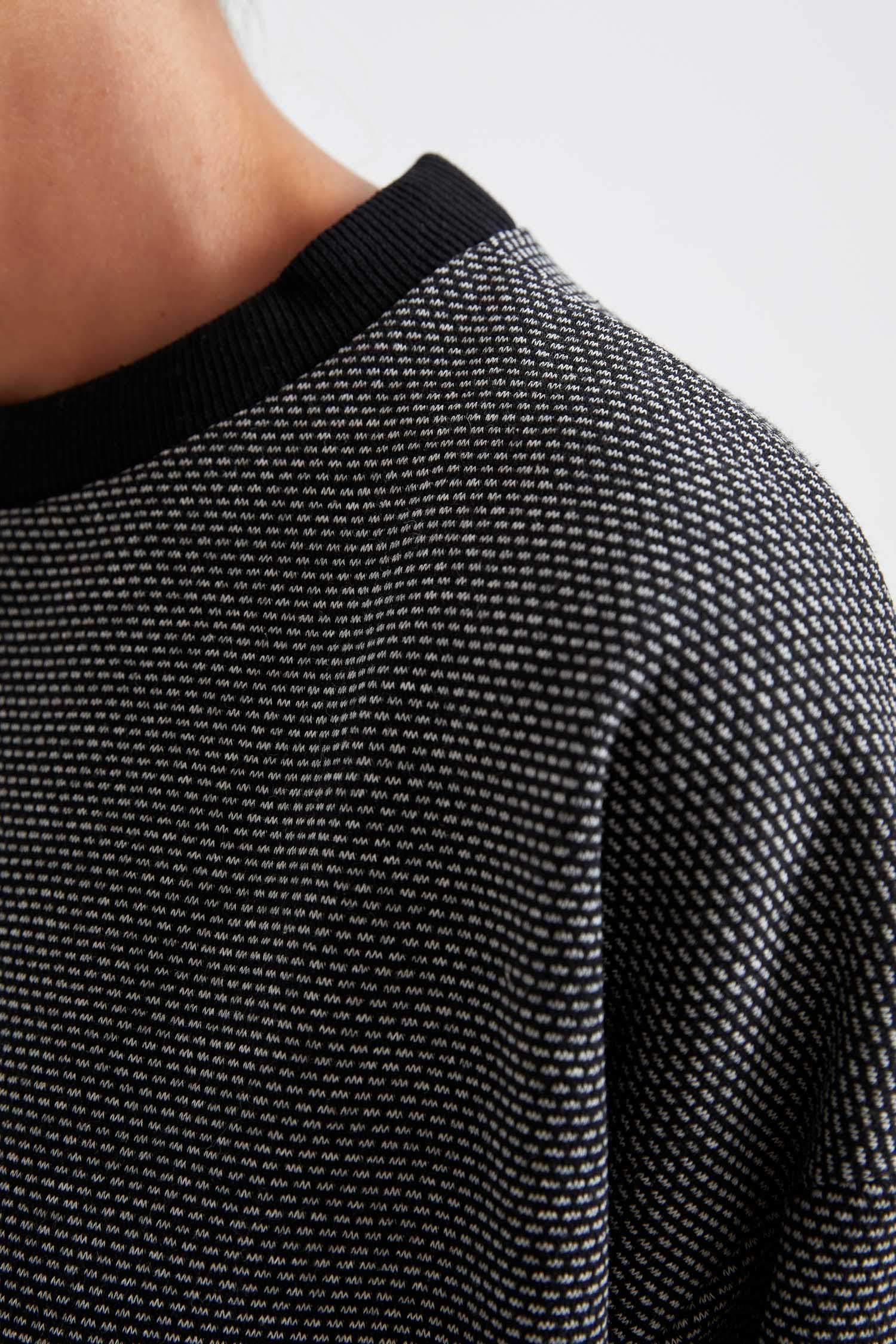 Defacto Regular Fit Sweatshirt. 5