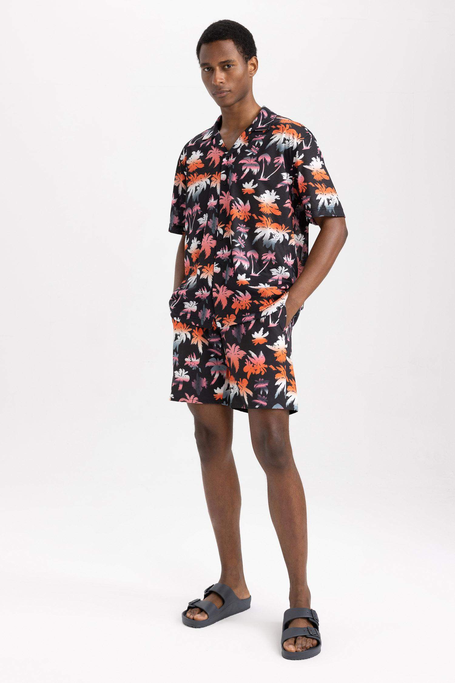 Stretchy Textured Knee Length Printed Swimming Shorts