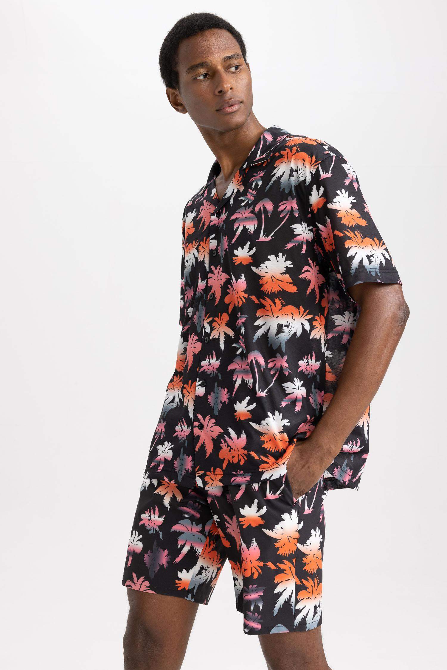 Stretchy Textured Knee Length Printed Swimming Shorts