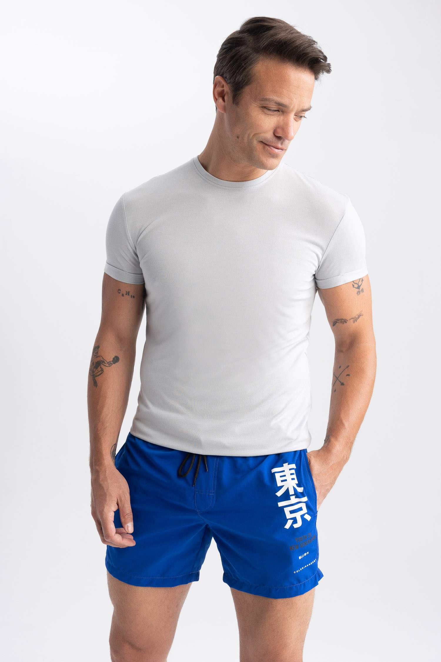 شورت بحر قصير