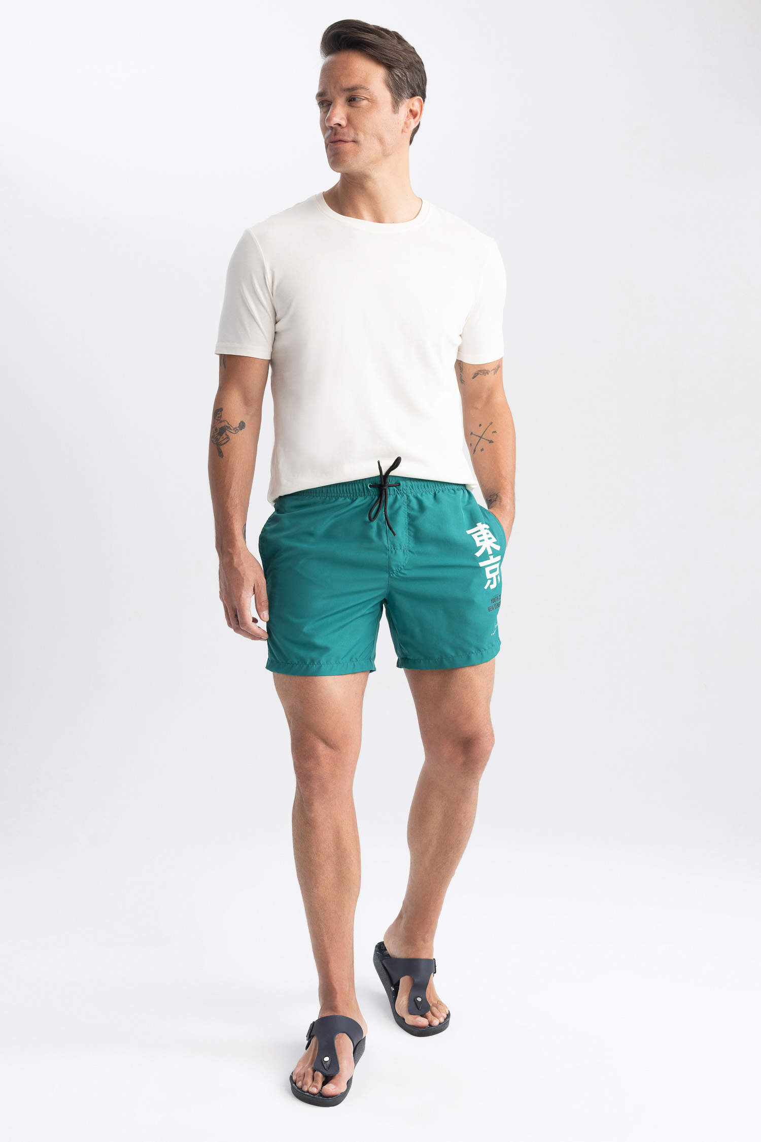 Green MEN Short Beach Shorts 2822536 | DeFacto