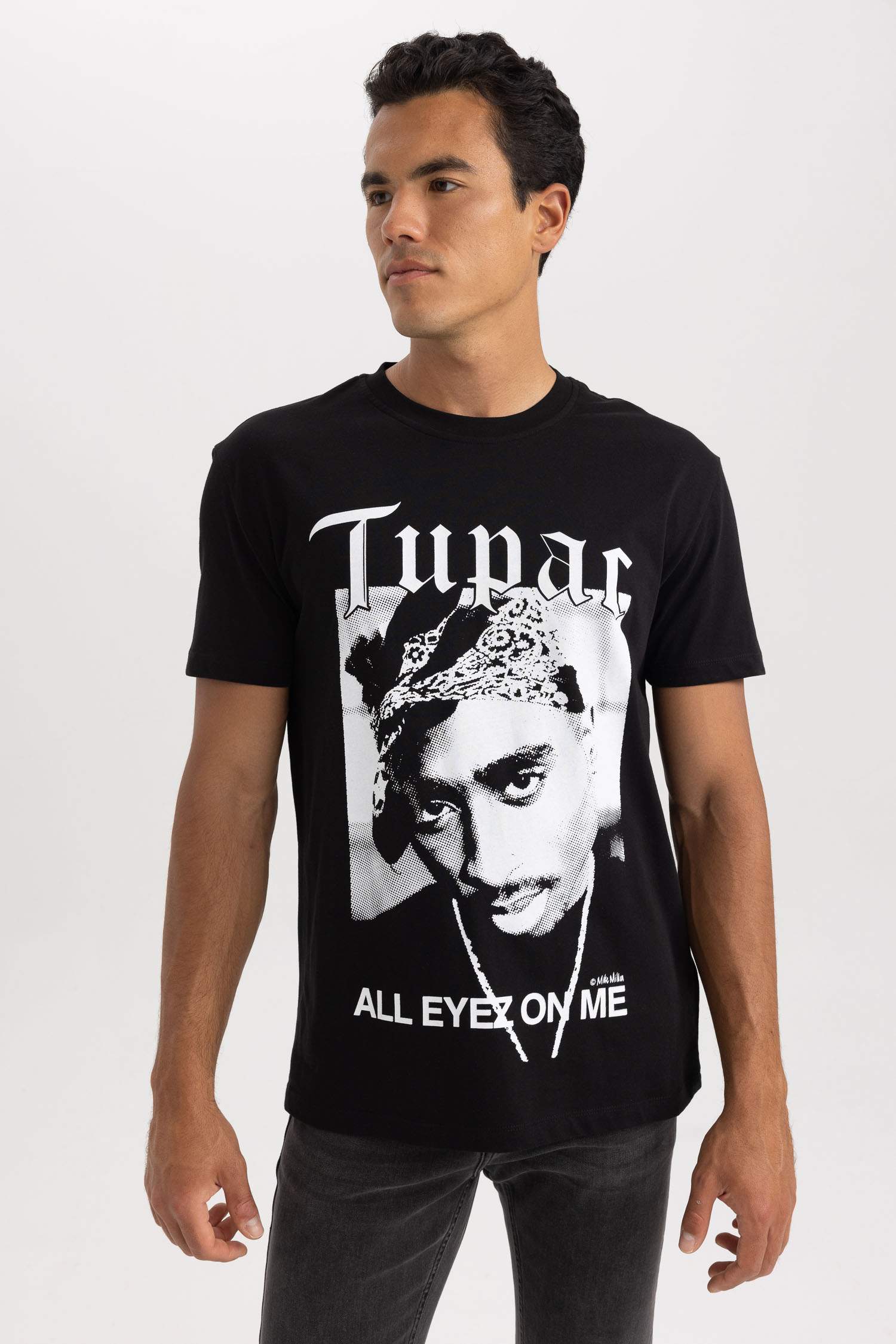 All eyez on hot sale me sweatshirt