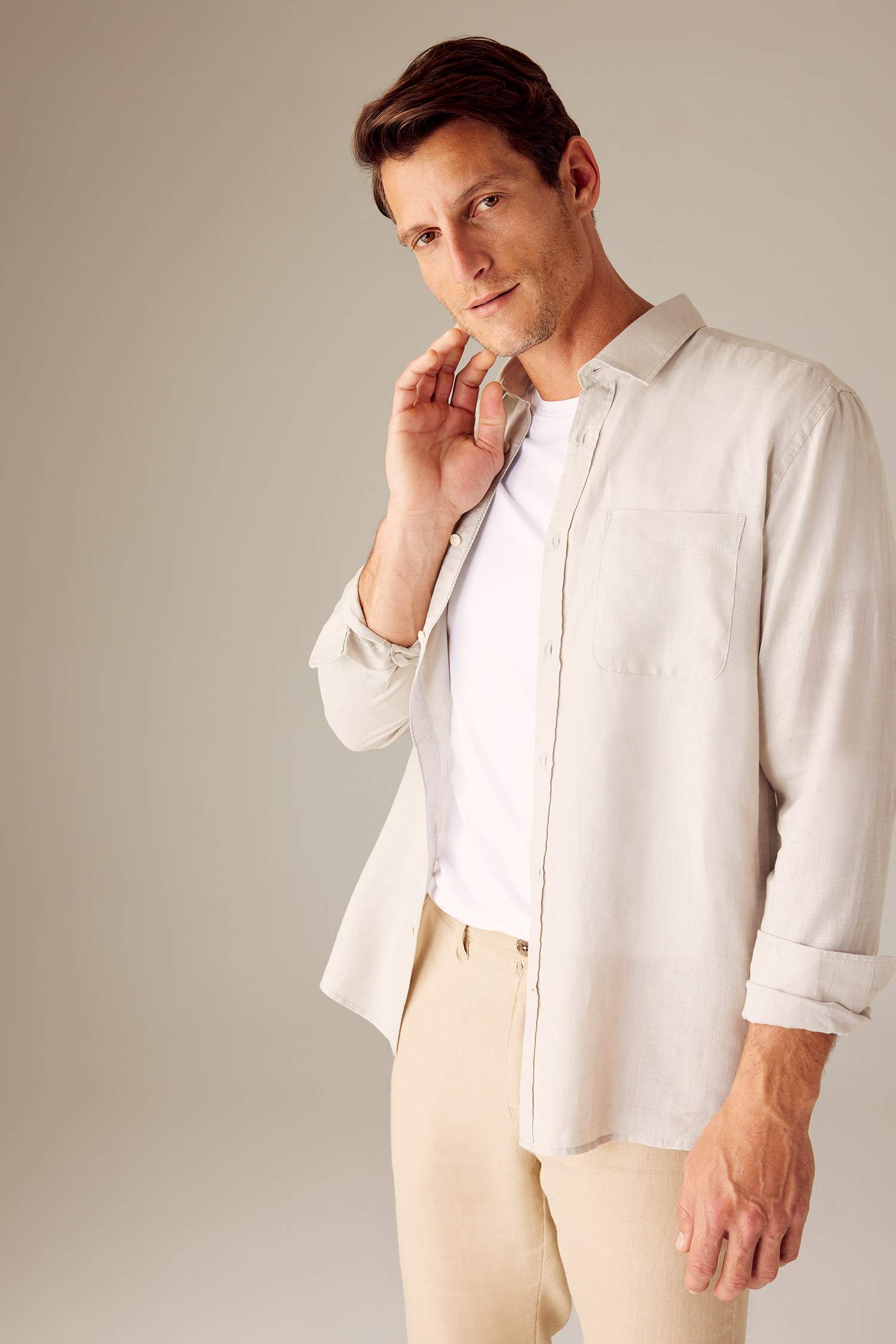 Chemise à manches longues et coupe régulière 100 % lin