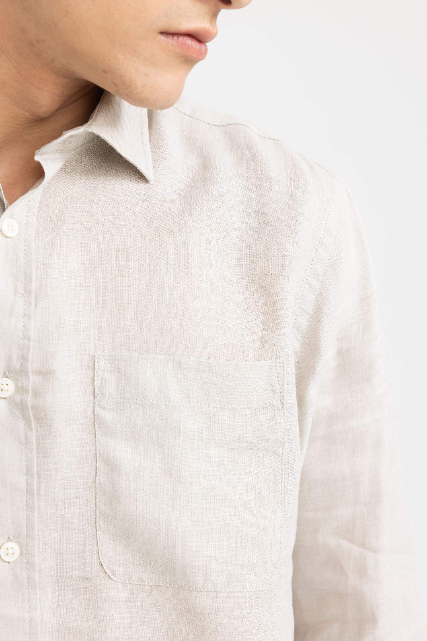 Chemise à manches longues et coupe régulière 100 % lin