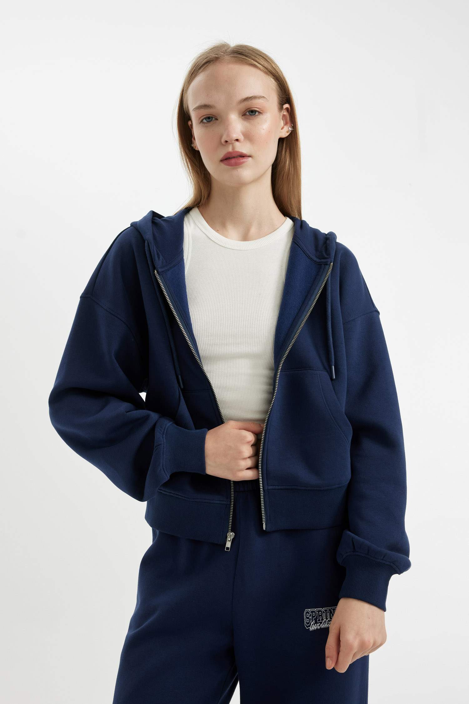 Standard Fit Hooded Basic Zippered Sweatshirt