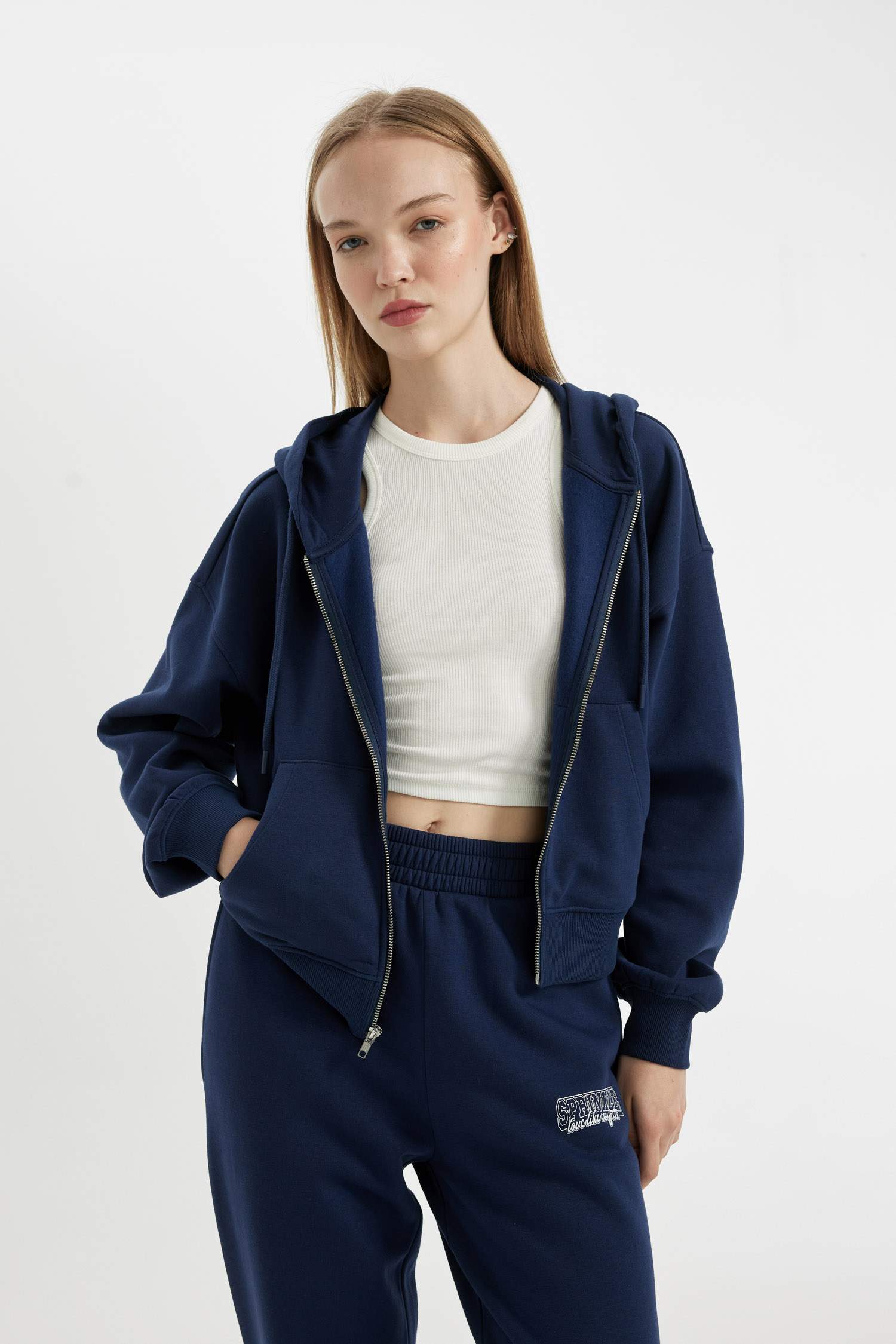 Standard Fit Hooded Basic Zippered Sweatshirt