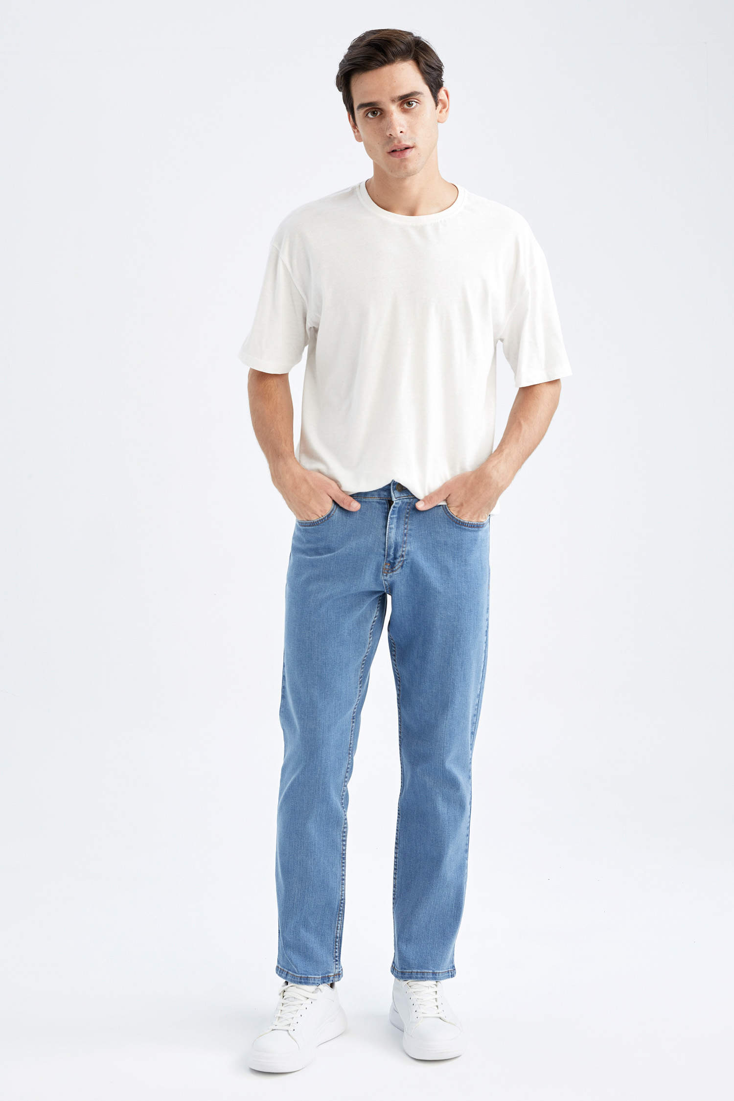 Blue Man Diago Comfort Fit High Waist Wide Leg Jeans 2723468 | DeFacto