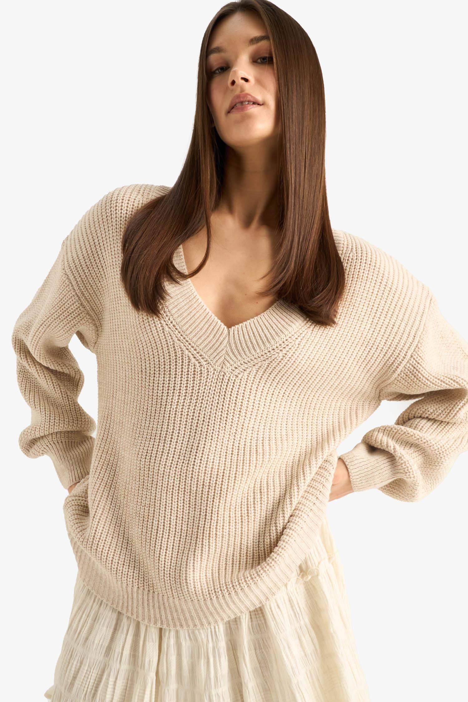 Oversize Fit V-Neck Knit Pullover