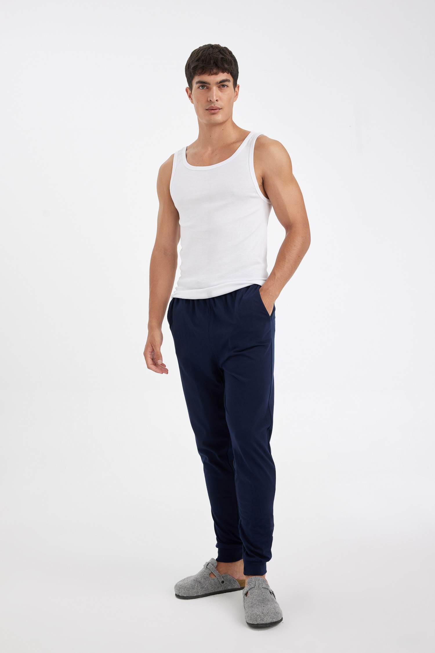 سروال قصة عادية