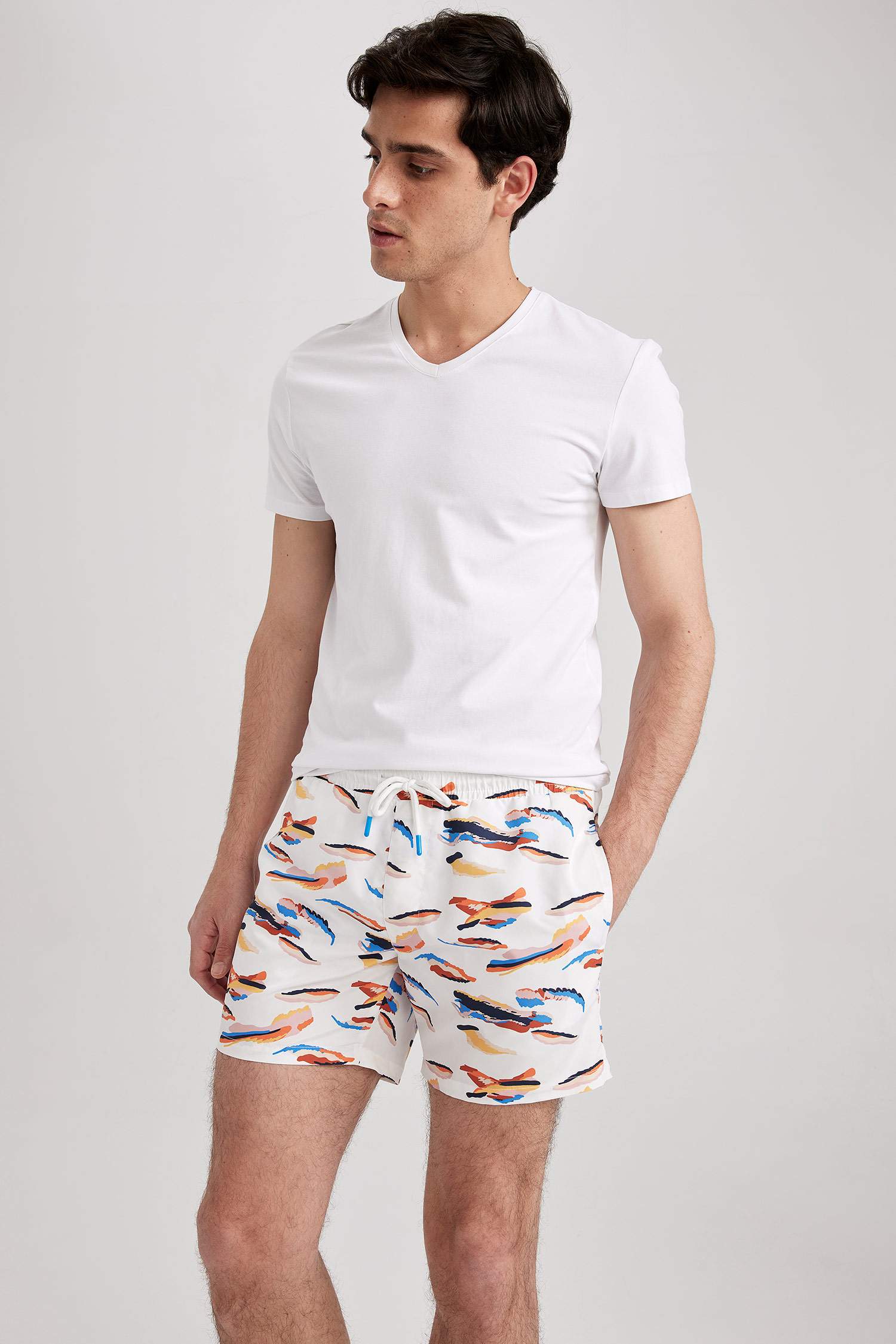 شورت بحر قصير