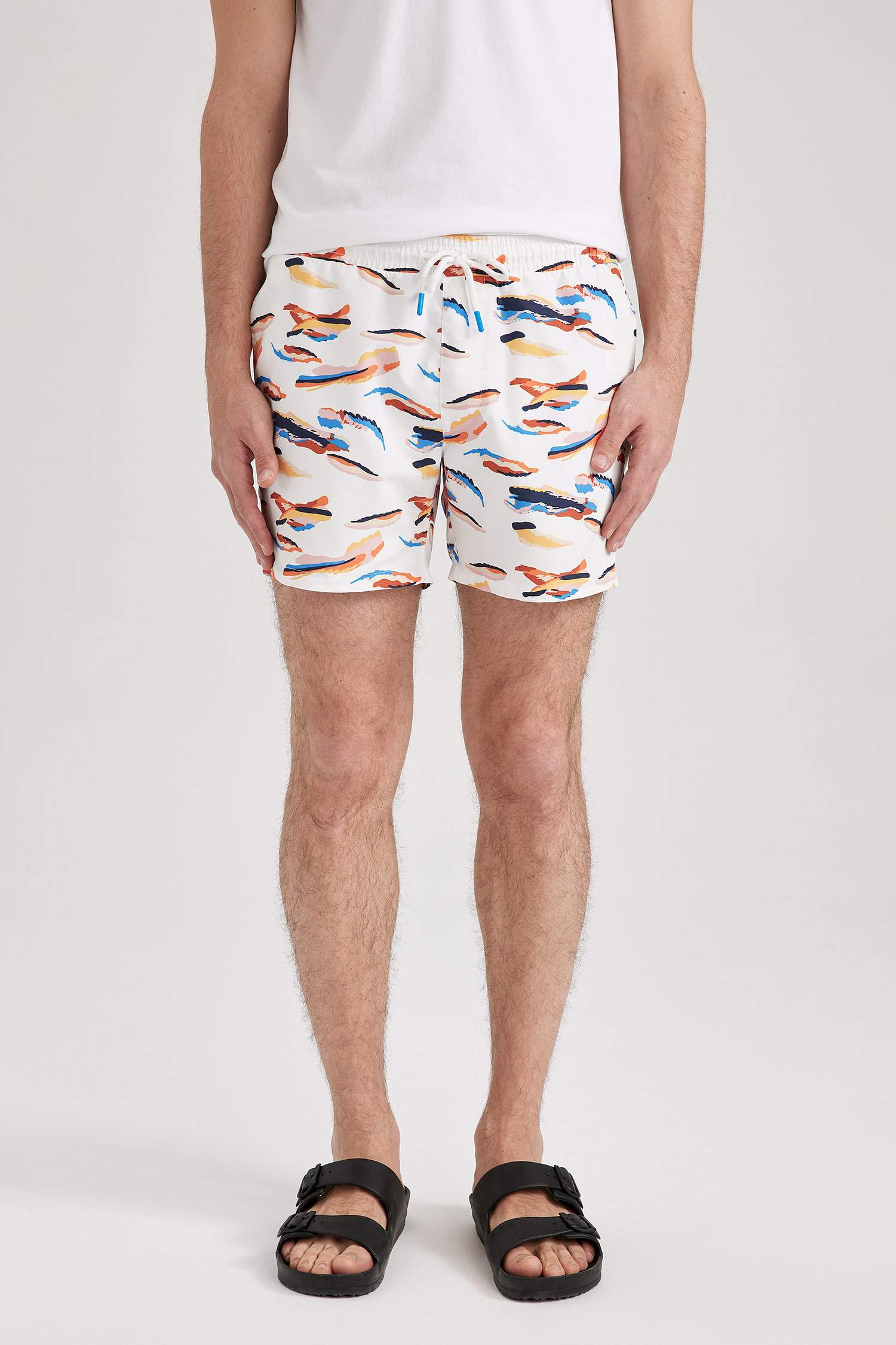 شورت بحر قصير