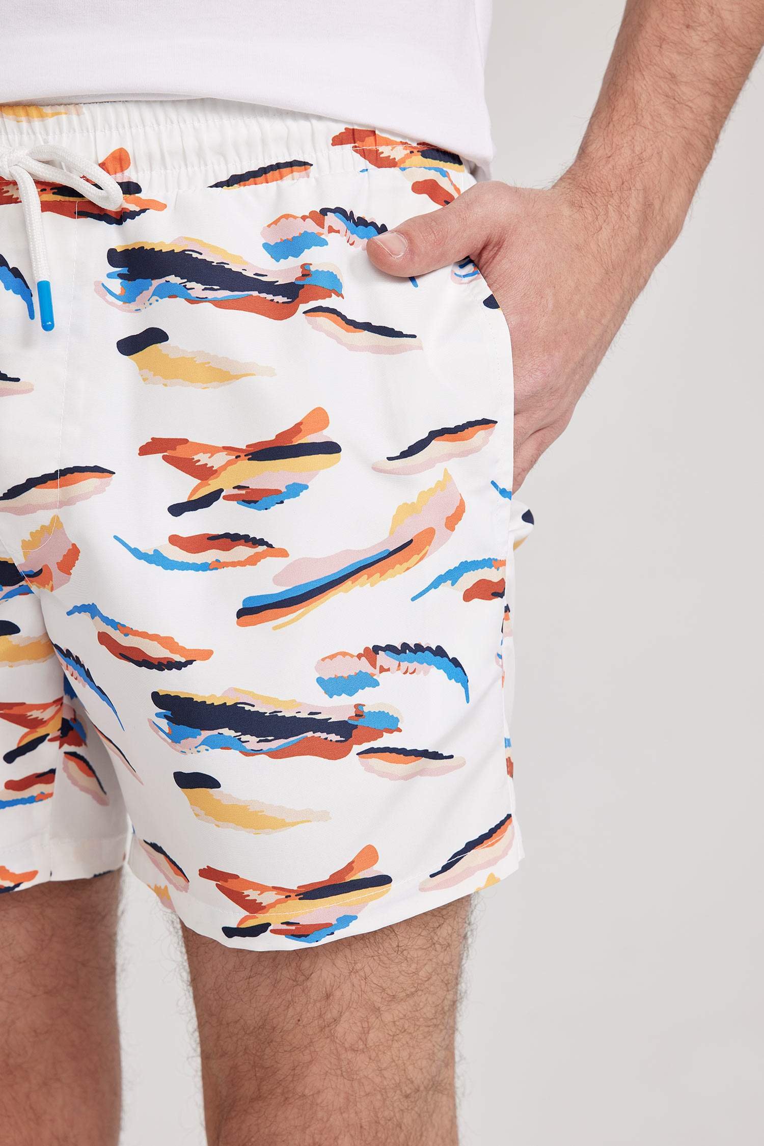 شورت بحر قصير