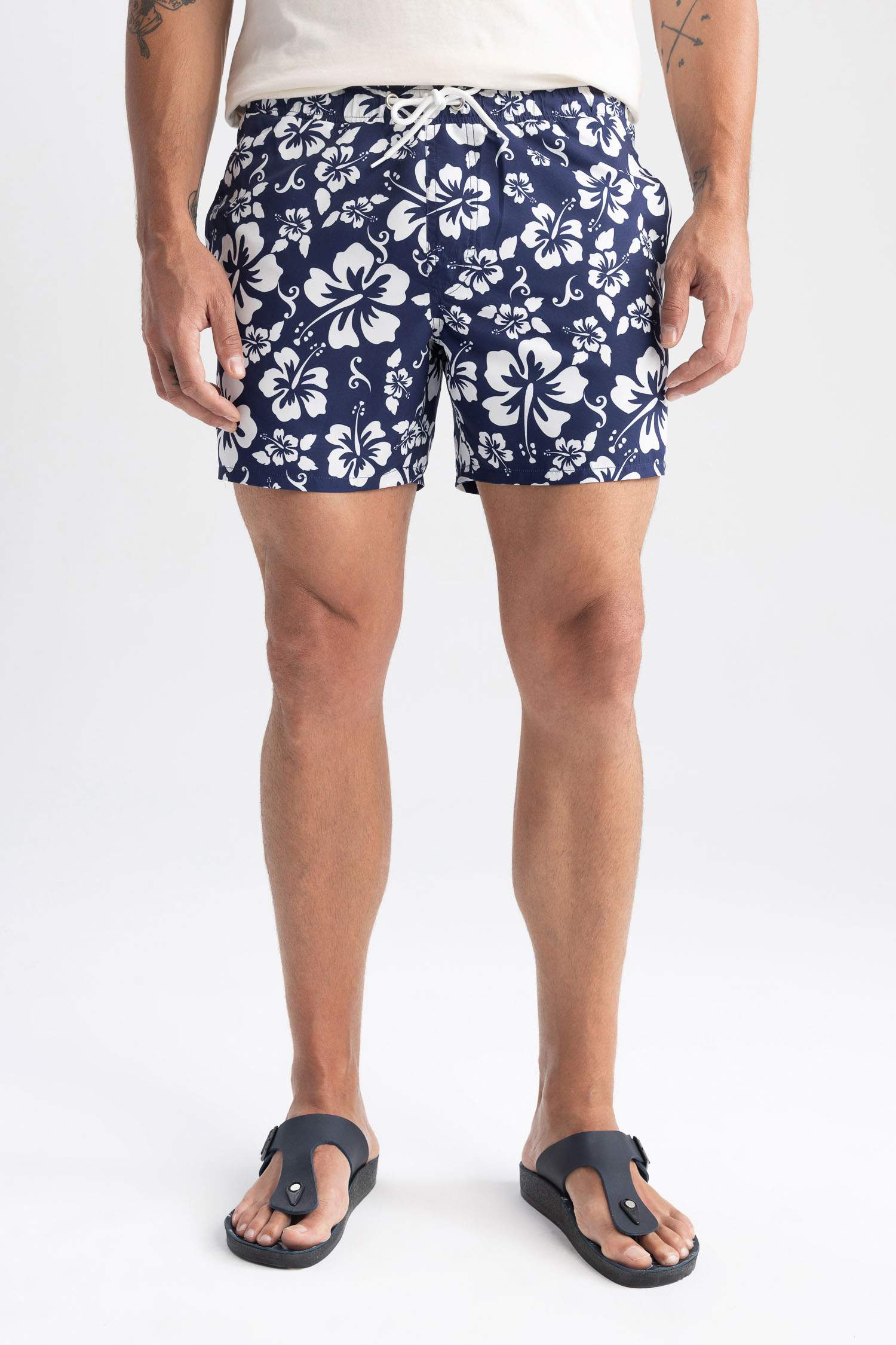 Indigo MEN Short Beach Shorts 2823122 | DeFacto