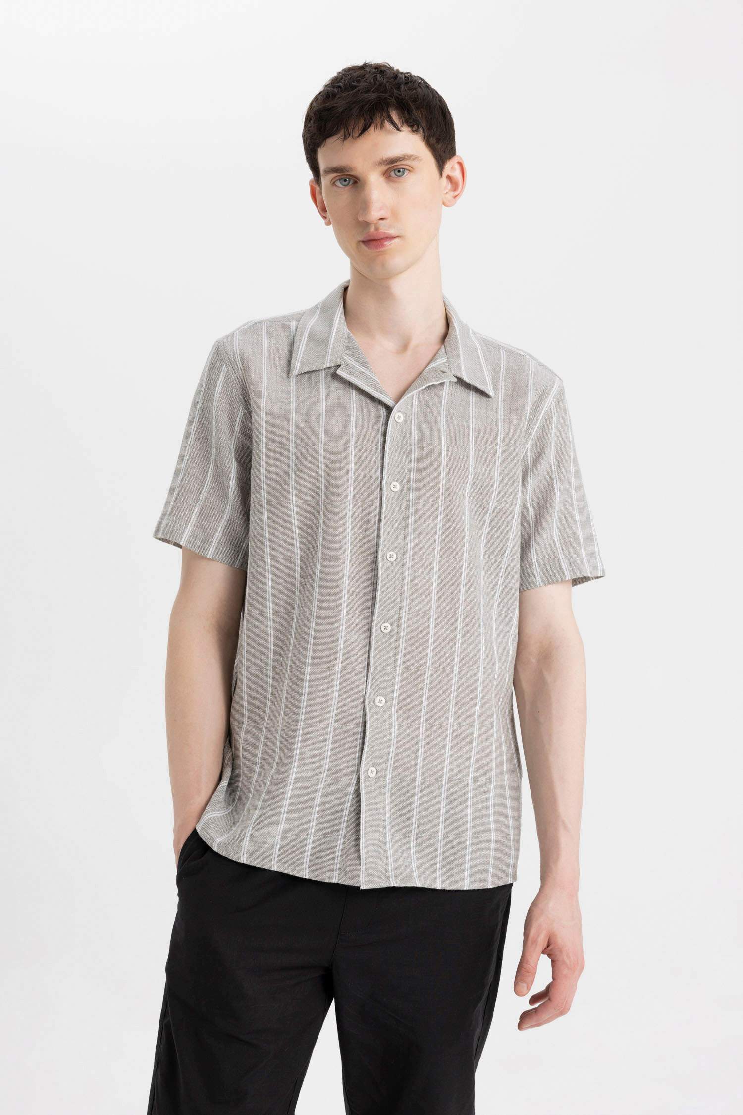 Chemise à manches courtes en coton, col polo, coupe régulière