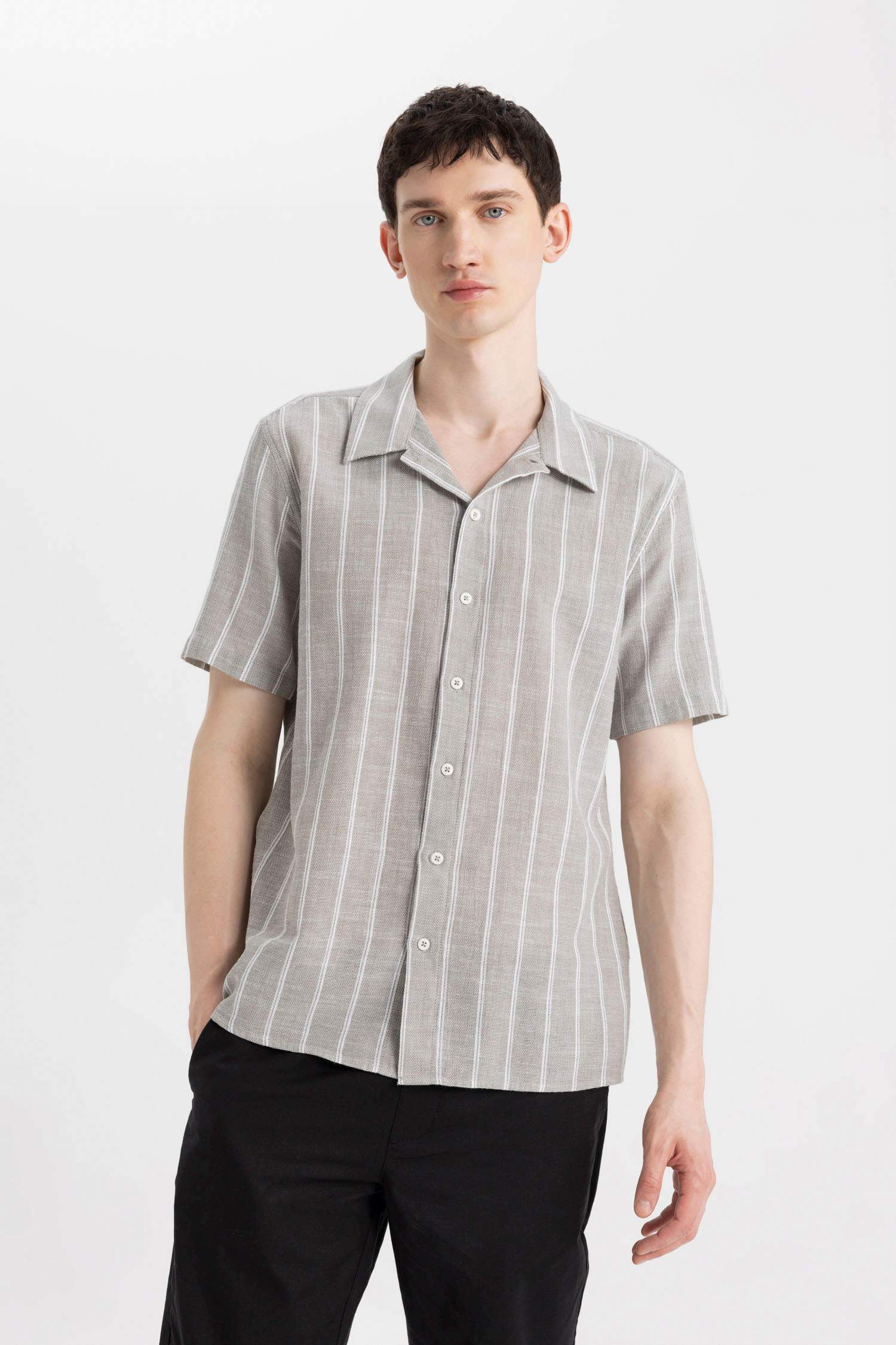 Chemise à manches courtes en coton, col polo, coupe régulière