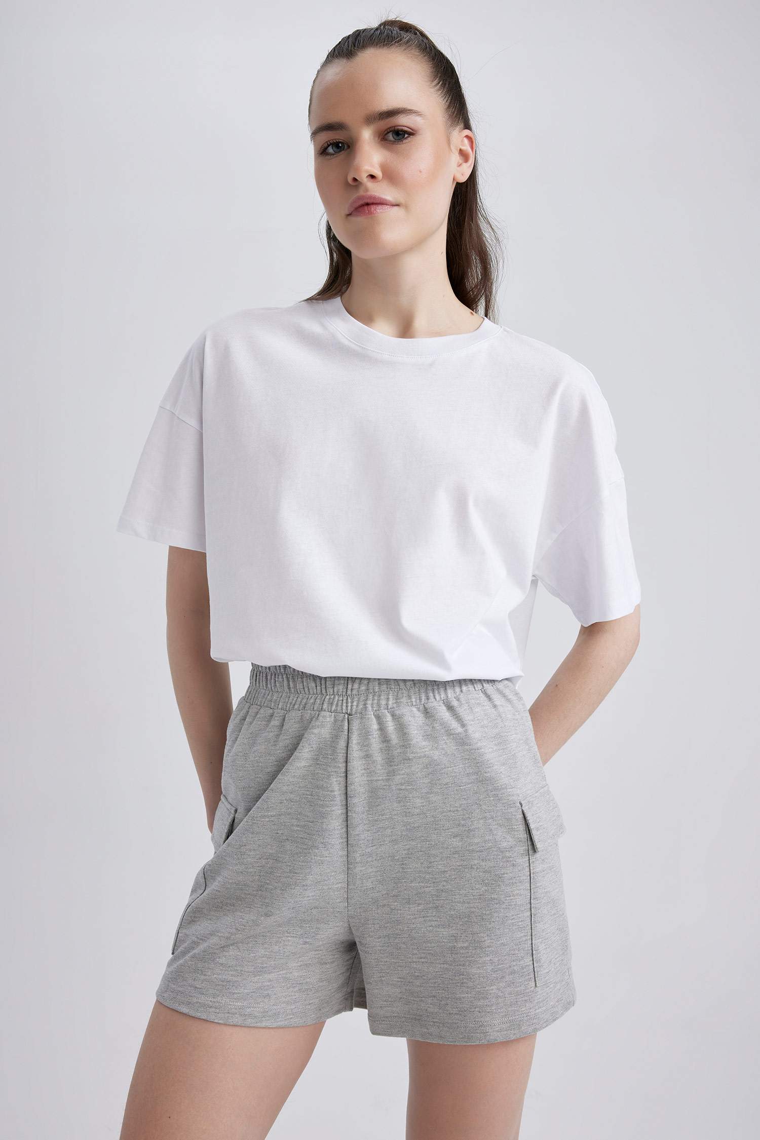 شورت قصة عادية بجيب