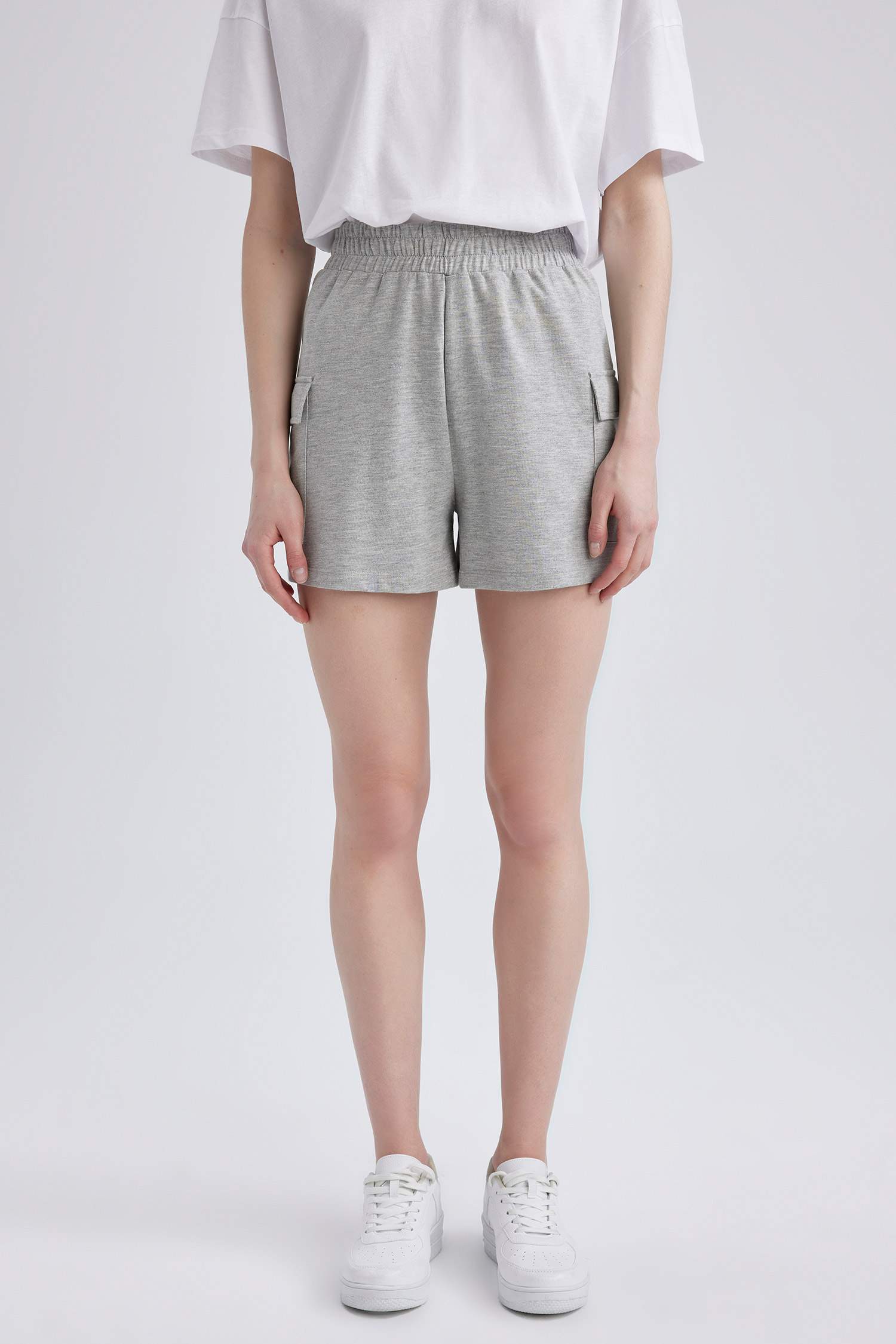 شورت قصة عادية بجيب