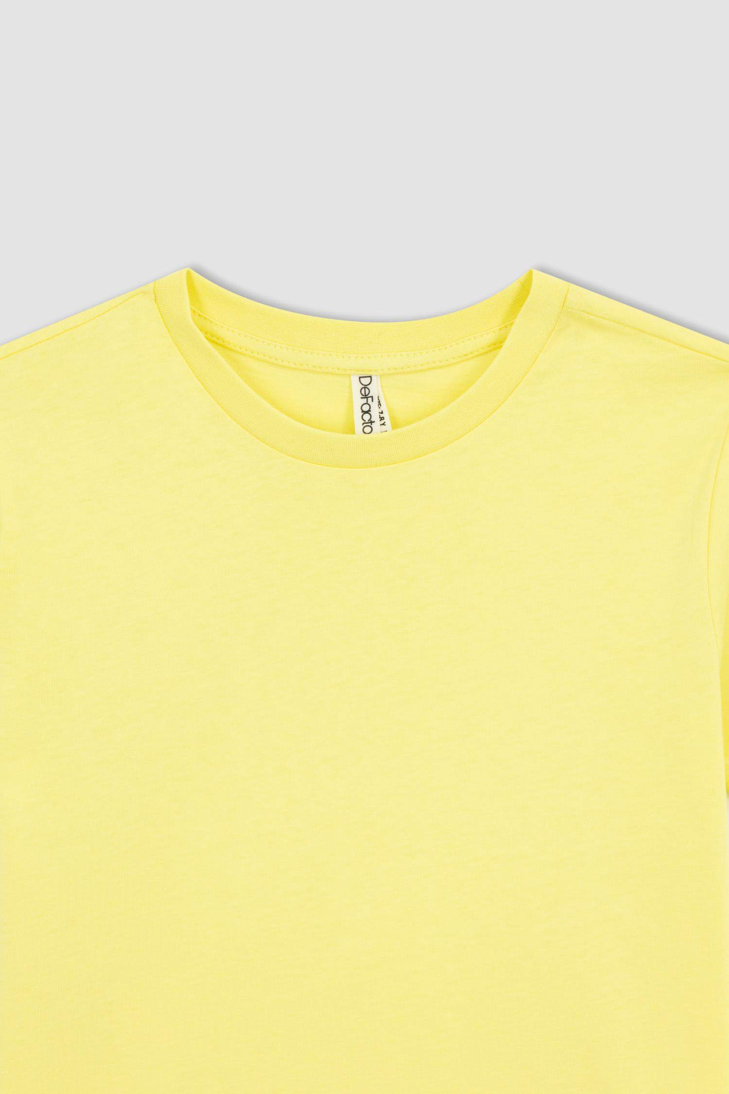 تي شيرت نص كم قصة عادية