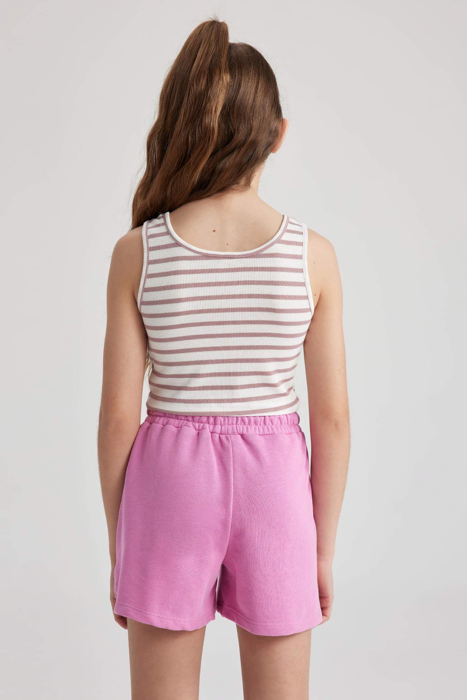 فانيلة كروب بدون أكمام بياقة مستديرة