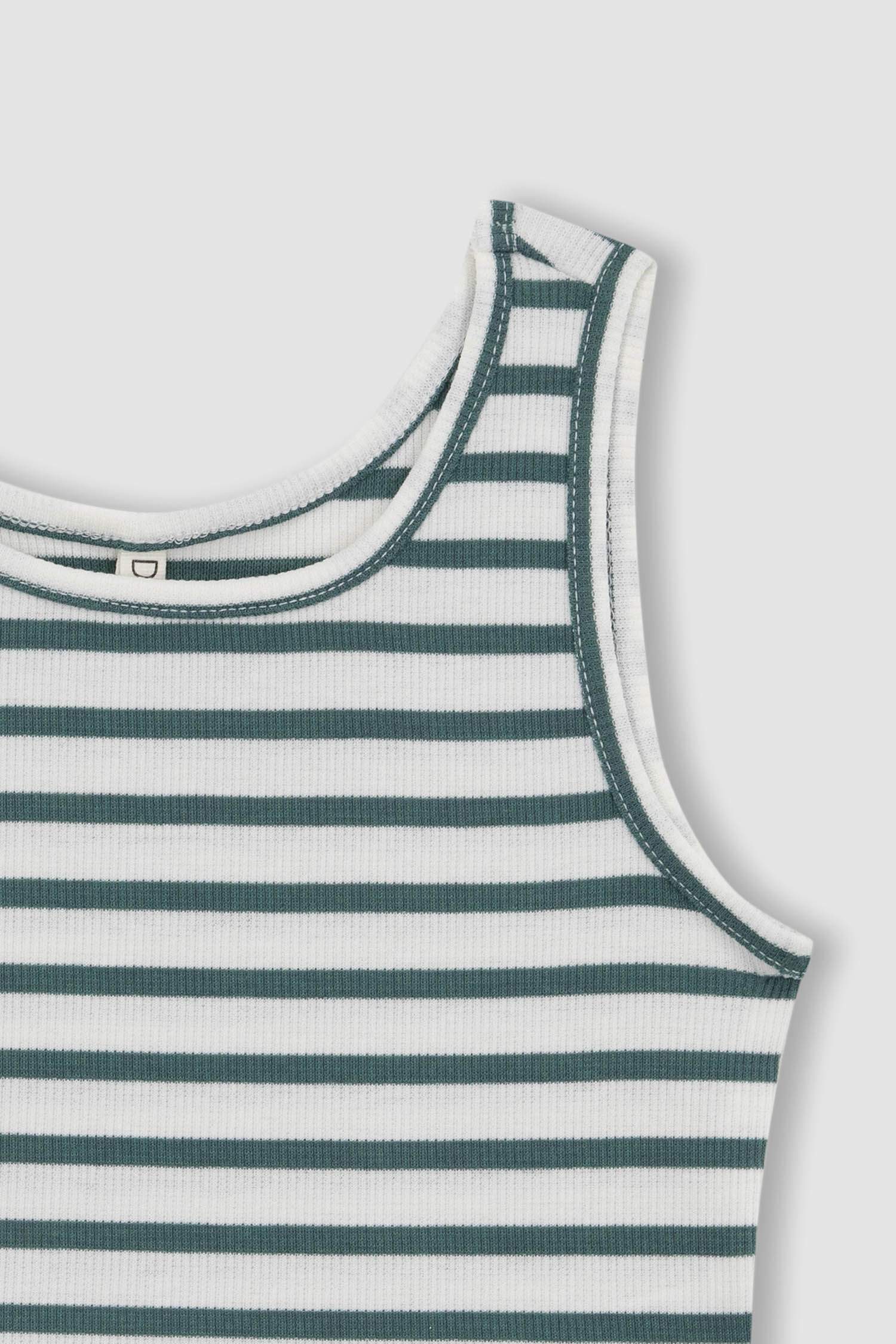 أندر شيرت كروب بدون أكمام بياقة مستديرة