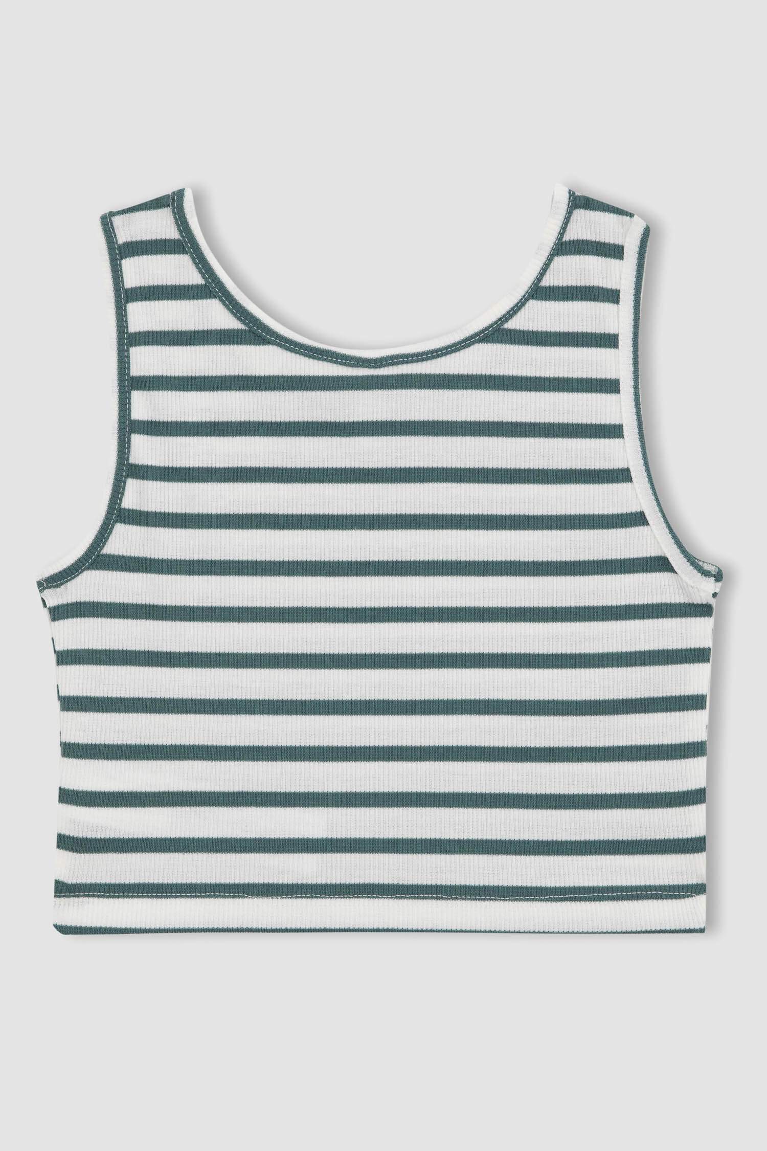 أندر شيرت كروب بدون أكمام بياقة مستديرة