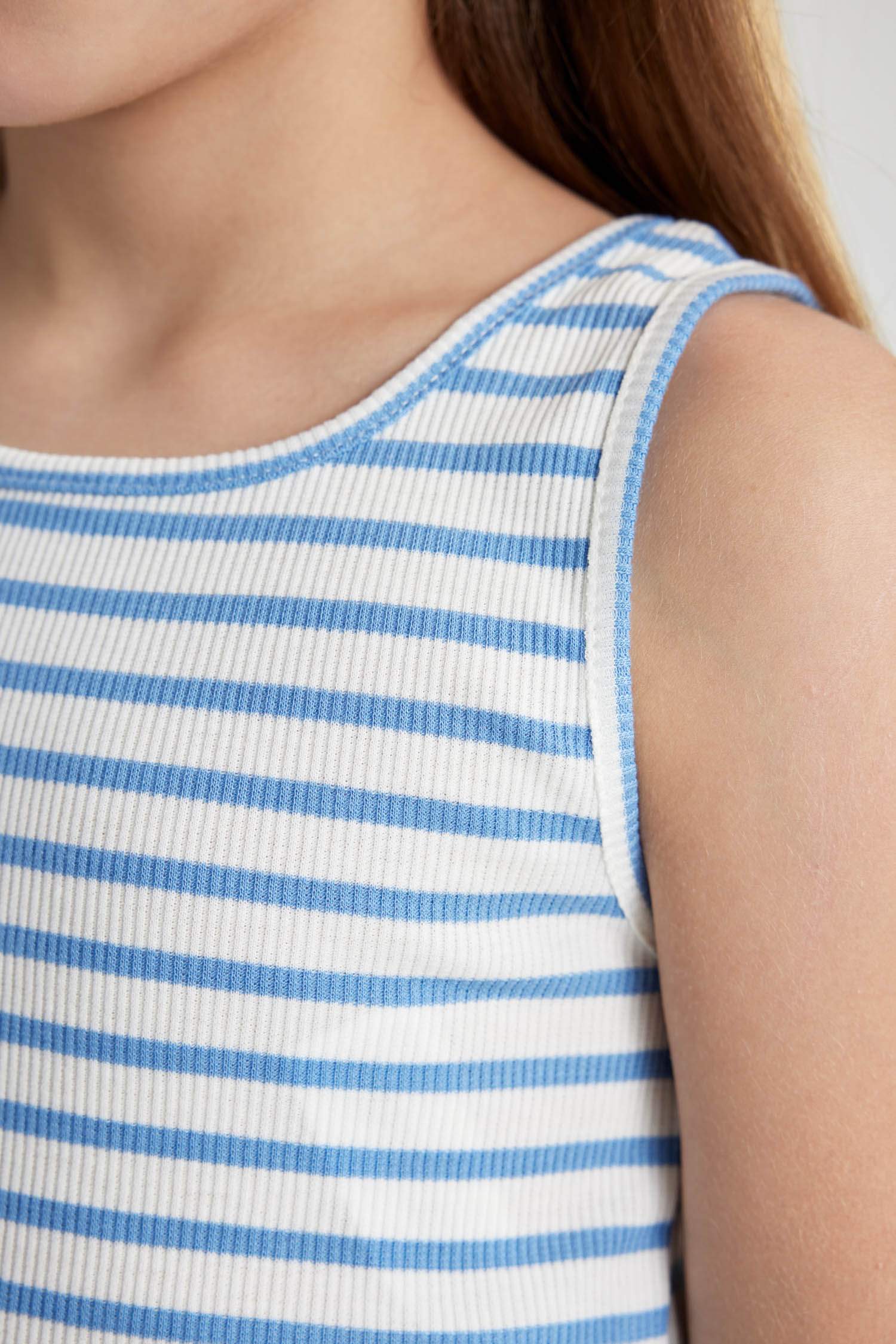 كروب توب مخطط بياخة مستديرة