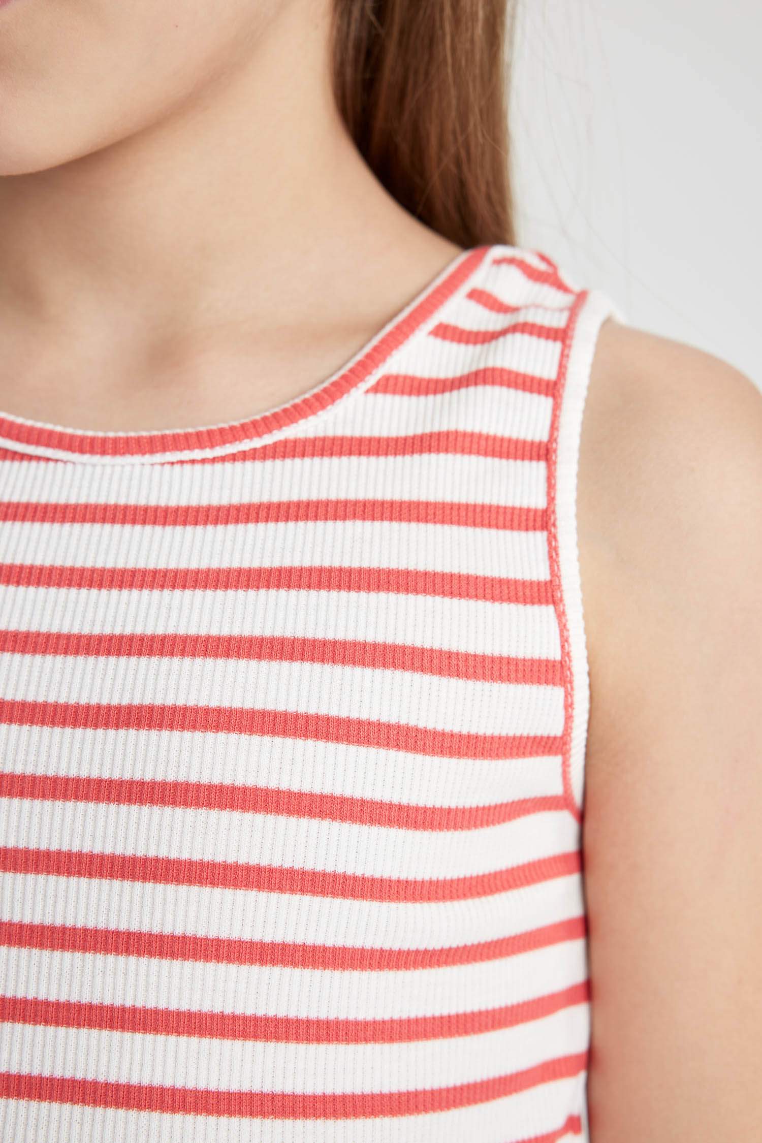 Girl Crew Neck Striped Crop Top