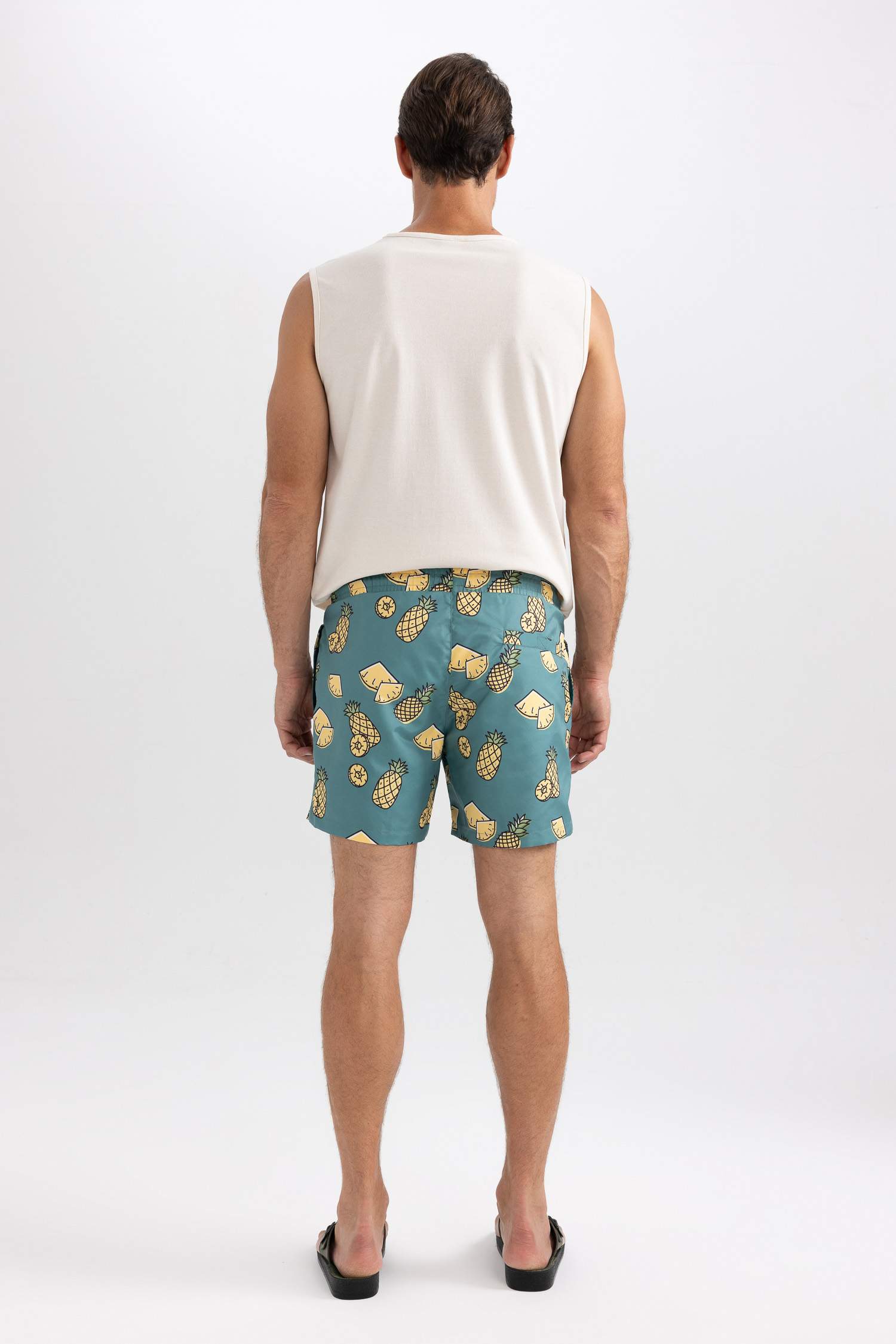 شورت بحر قصير