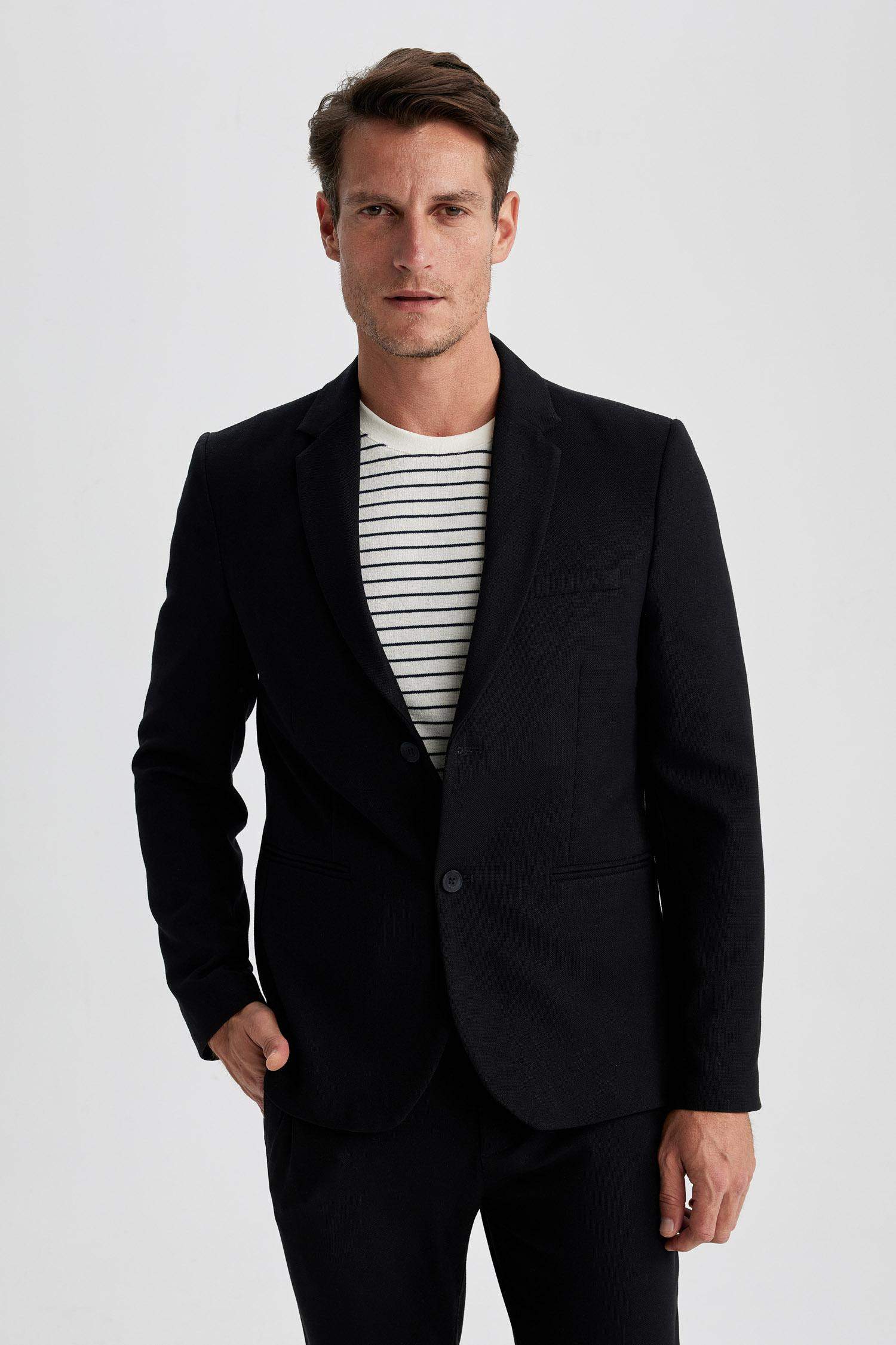 Блейзер приталенного кроя