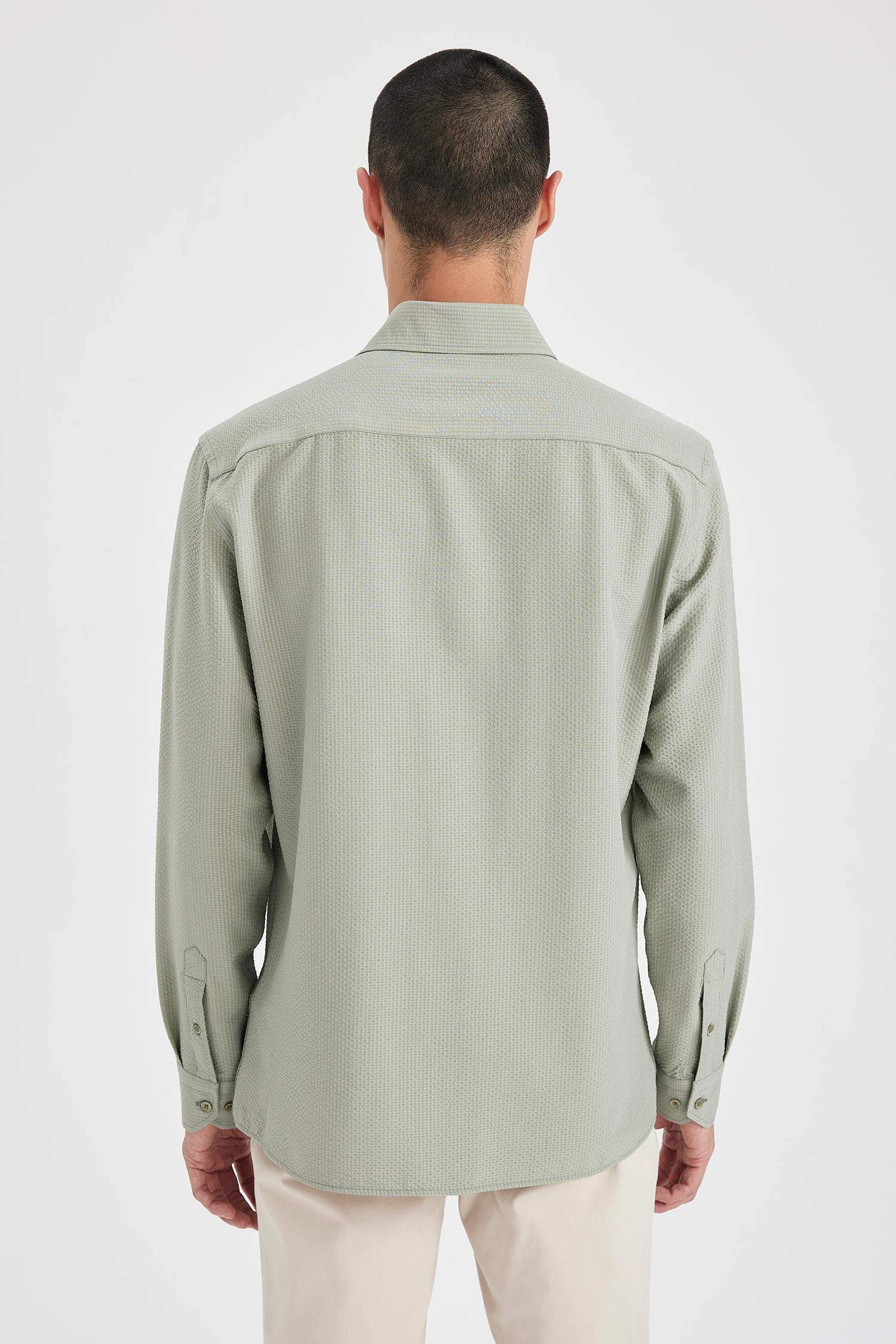 Рубашка приталенного кроя