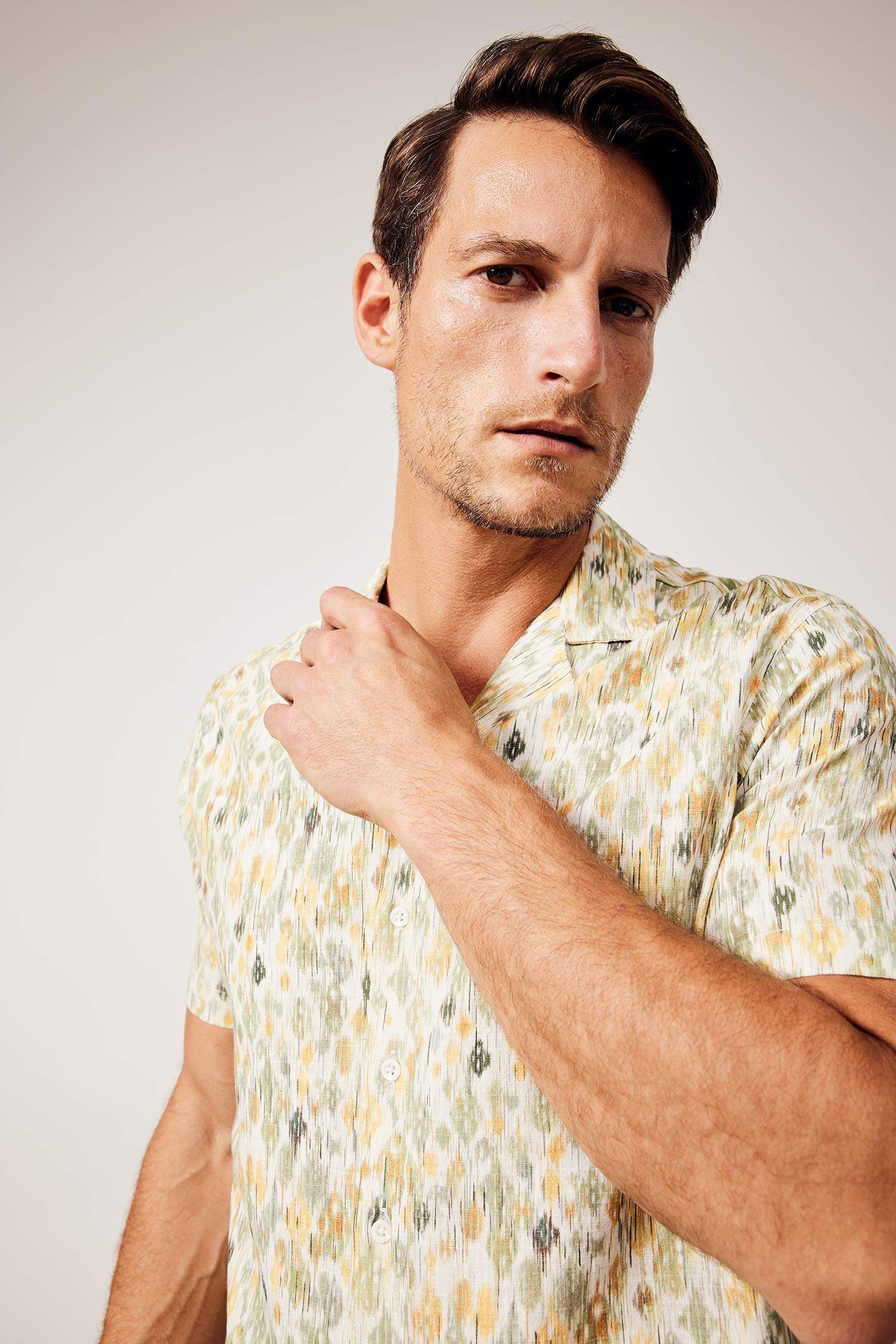 قميص بولو نص كم مودرن فيت