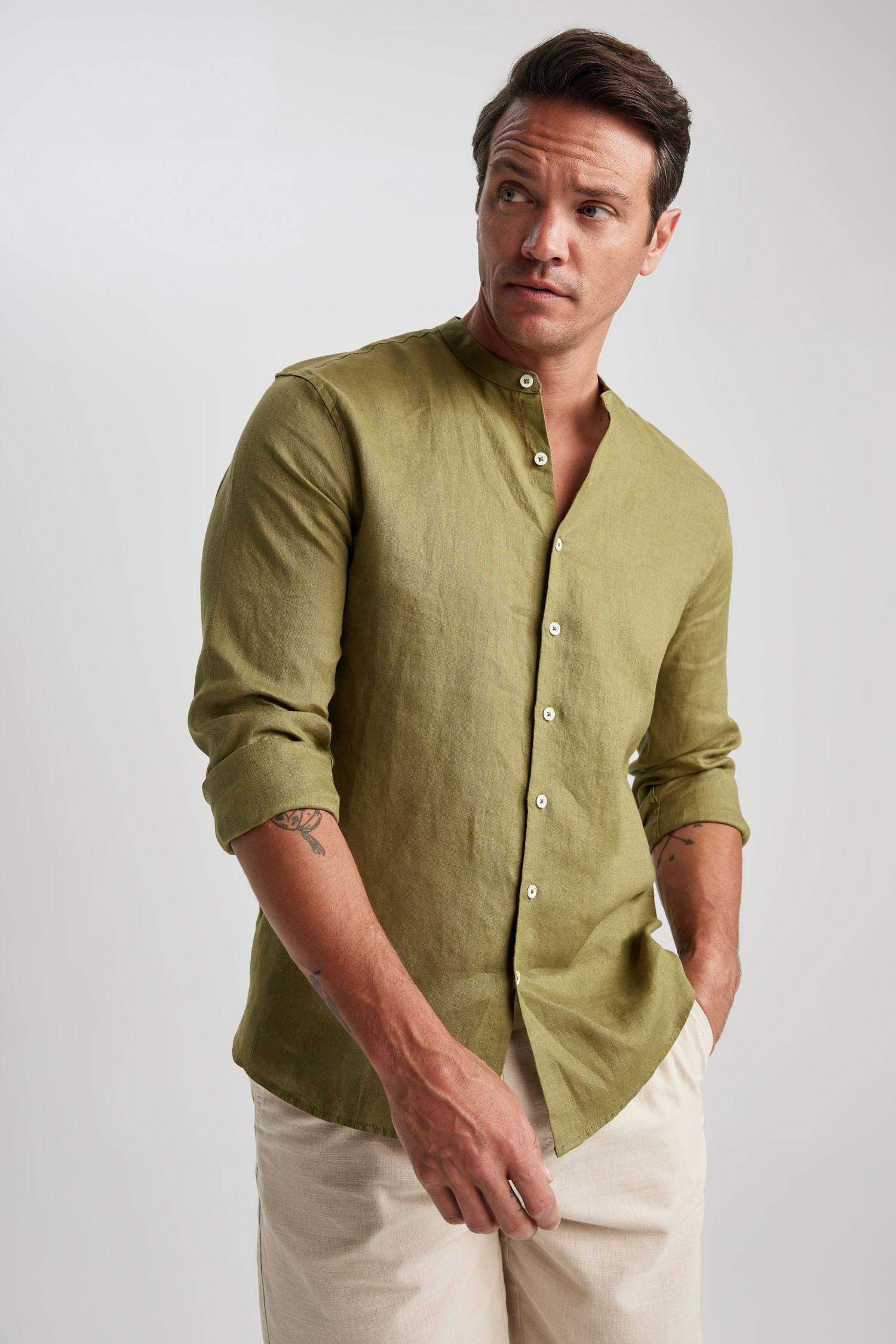 Рубашка приталенного кроя с круглым вырезом из 100% льна