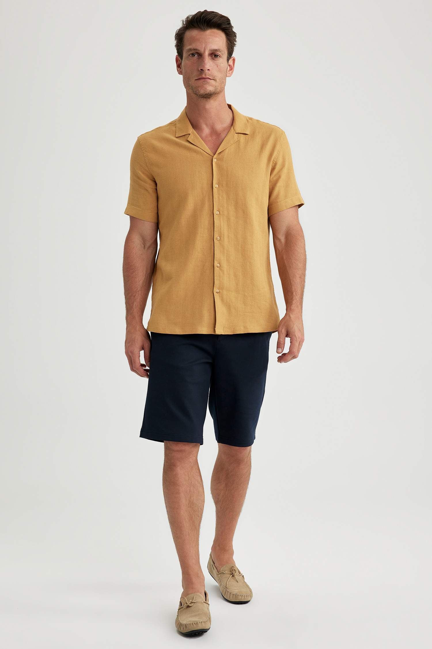 Modern Fit Resort Neck Short Sleeve Shirt
