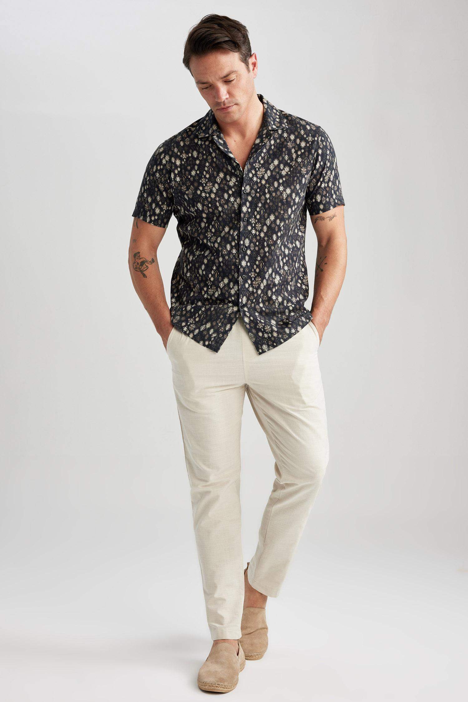 Chemise courte à manches courtes imprimée en lin mélangé Coupe moderne