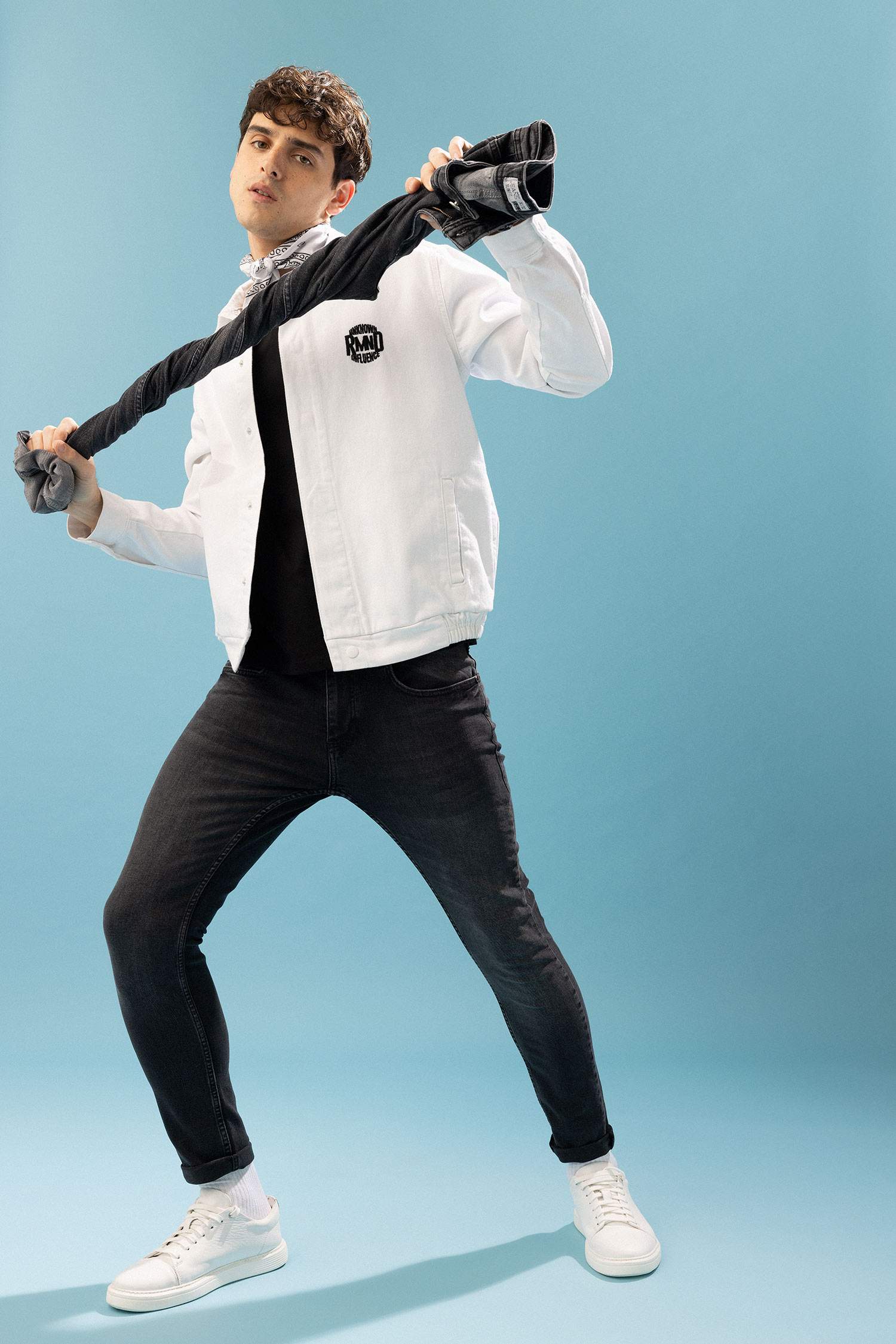 Джинсовая куртка стандартного кроя