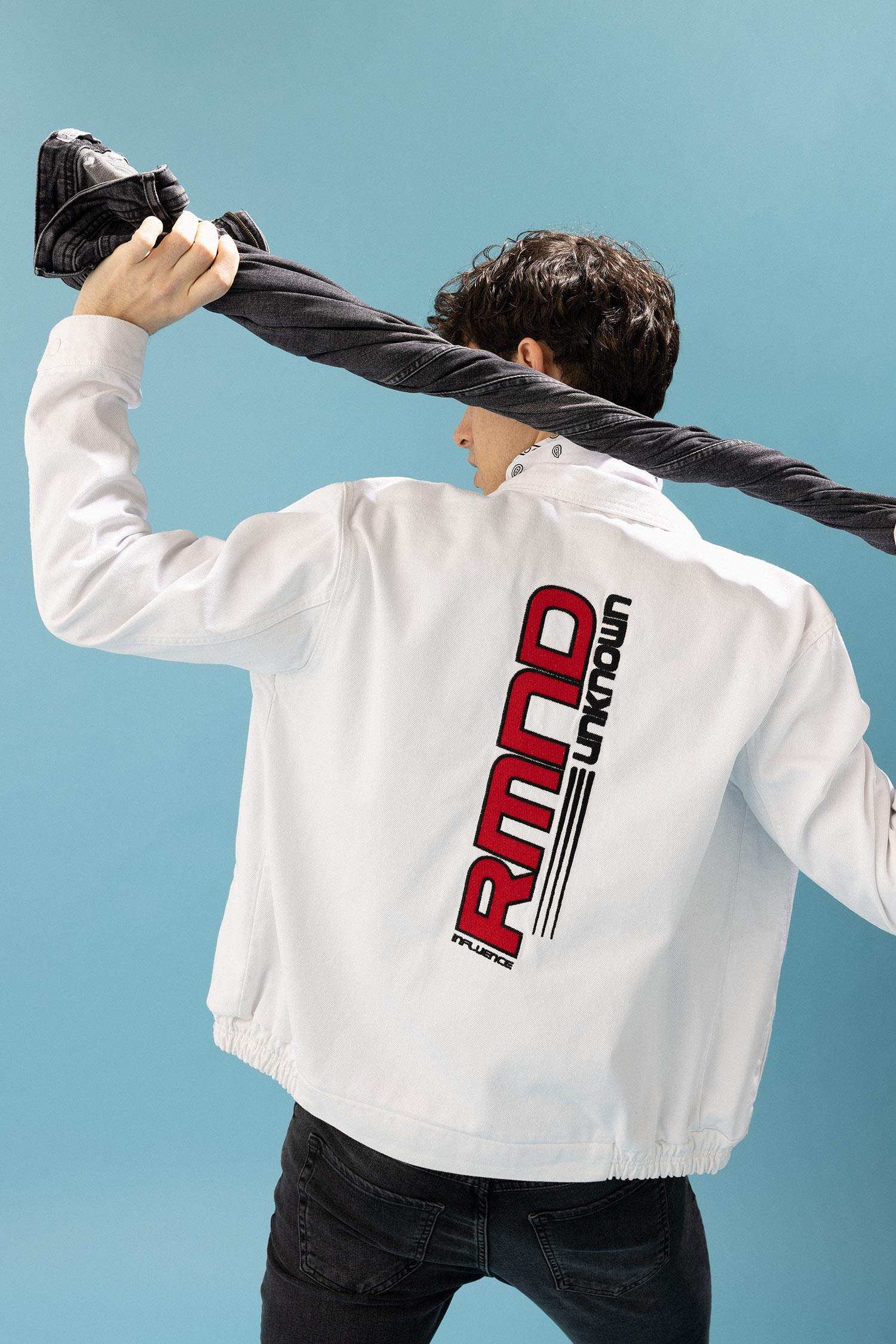 Джинсовая куртка стандартного кроя