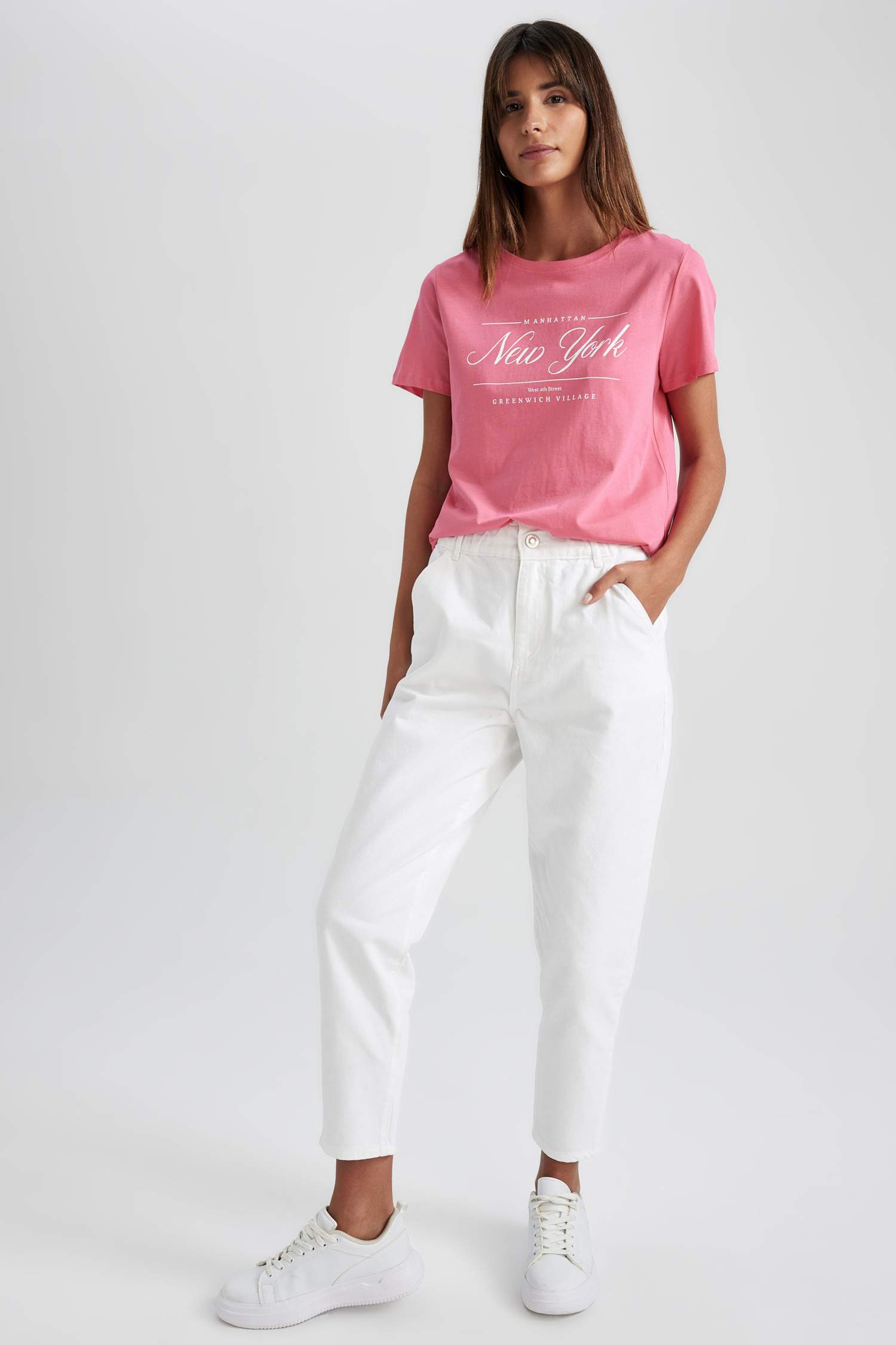 تيشيرت قطن بقصة عادية مطبوع وياقة مستديرة