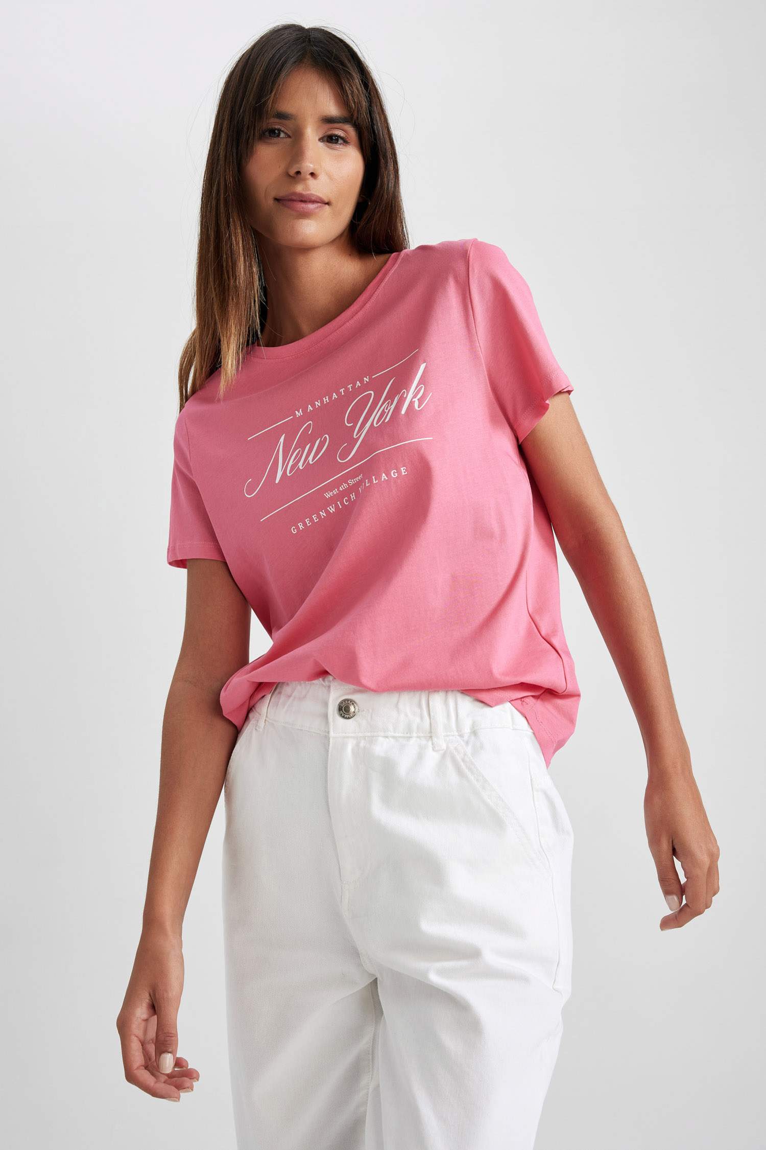 تيشيرت قطن بقصة عادية مطبوع وياقة مستديرة