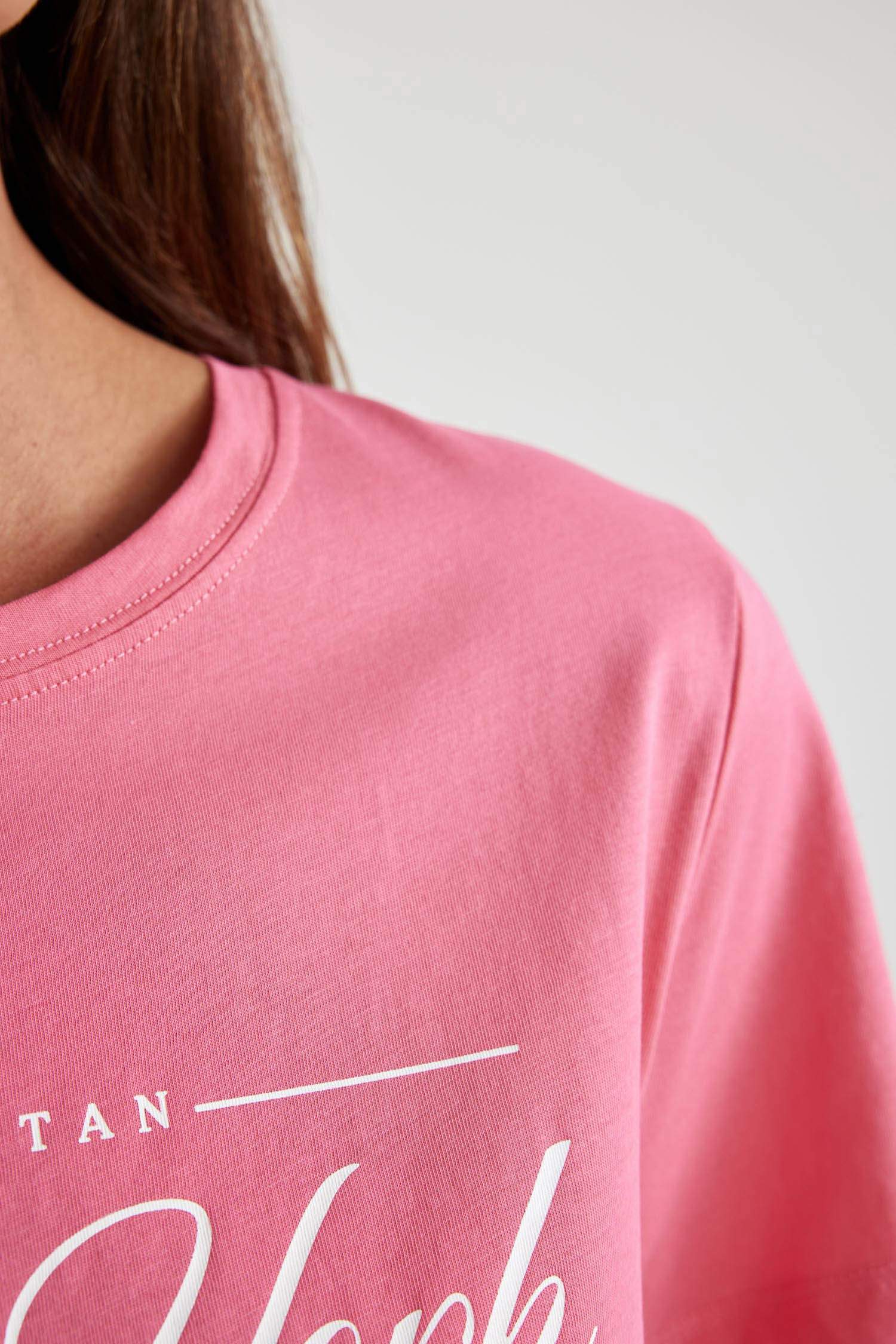 تيشيرت قطن بقصة عادية مطبوع وياقة مستديرة