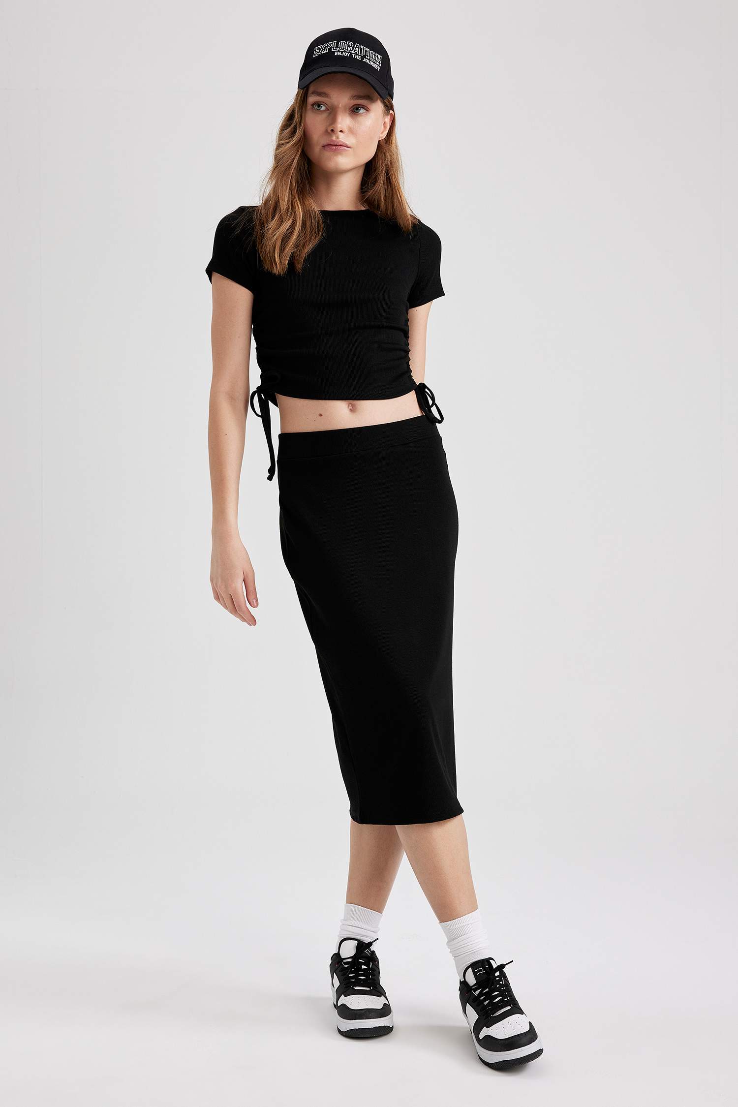 تنورة ميدي مضلع سليم فيت بفتحة