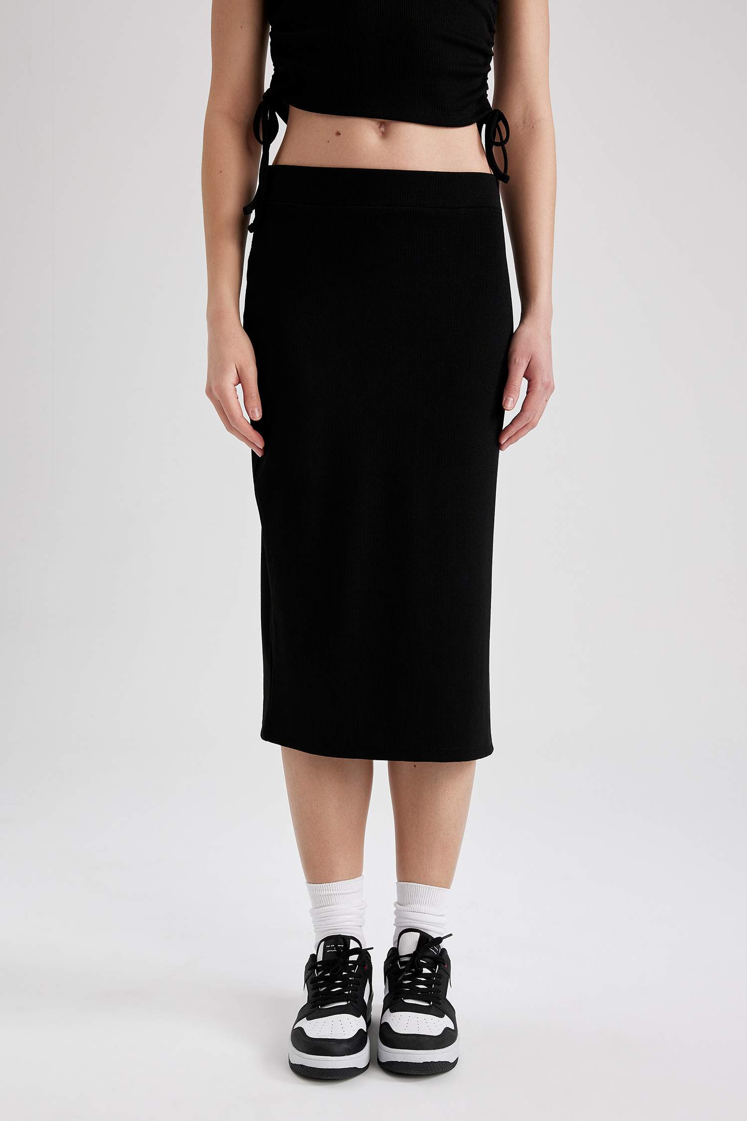 تنورة ميدي مضلع سليم فيت بفتحة