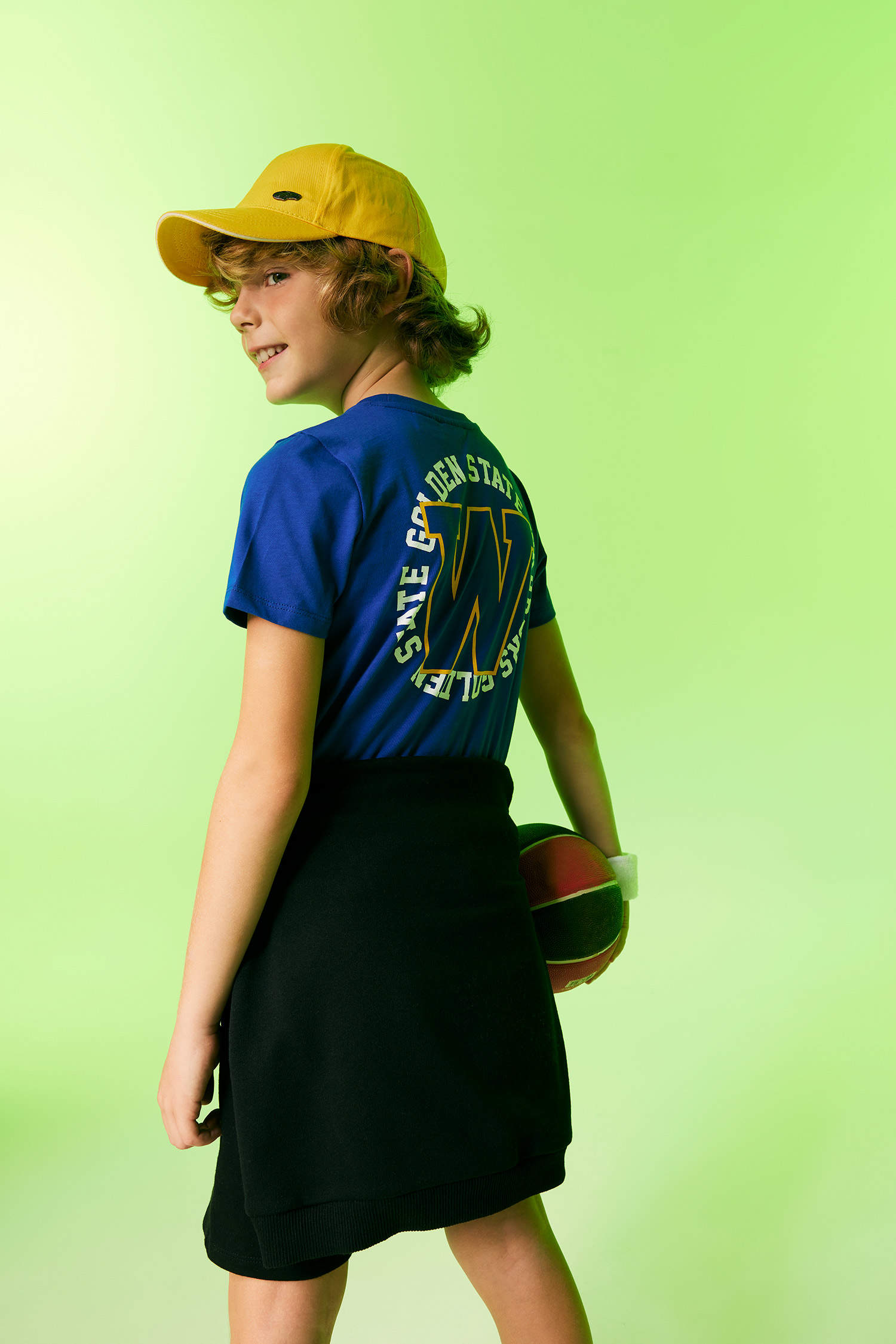 The Best Golden State Warriors Gear, Jerseys, and Shirts to Wear