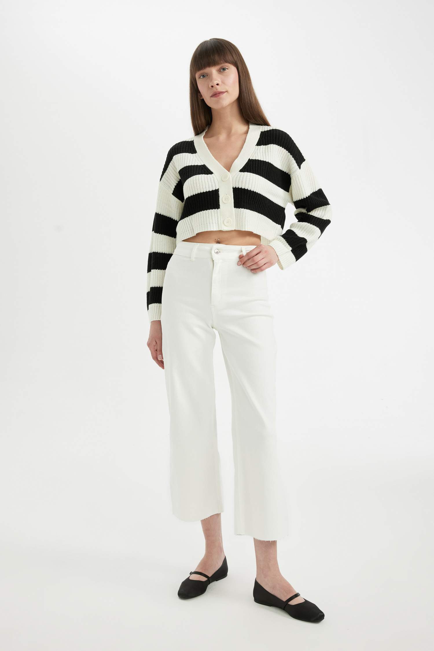 Regular Fit V Yaka Çizgili Düğmeli Triko Hırka