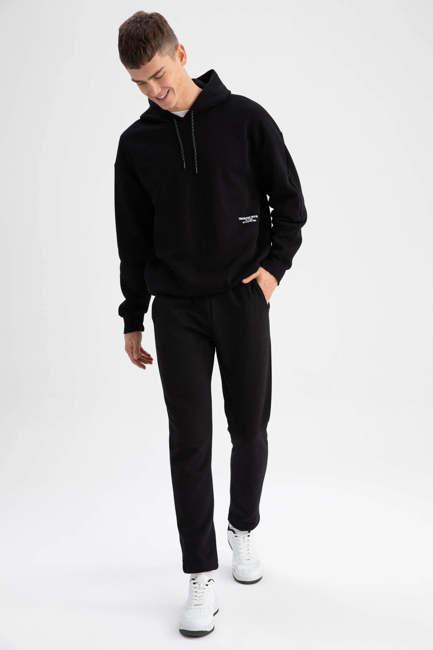 Black Man Regular Fit Tracksuit Bottoms 2735599 | DeFacto